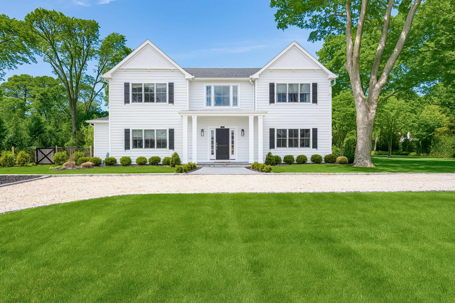 26 Indian Run, East Quogue, NY 11942