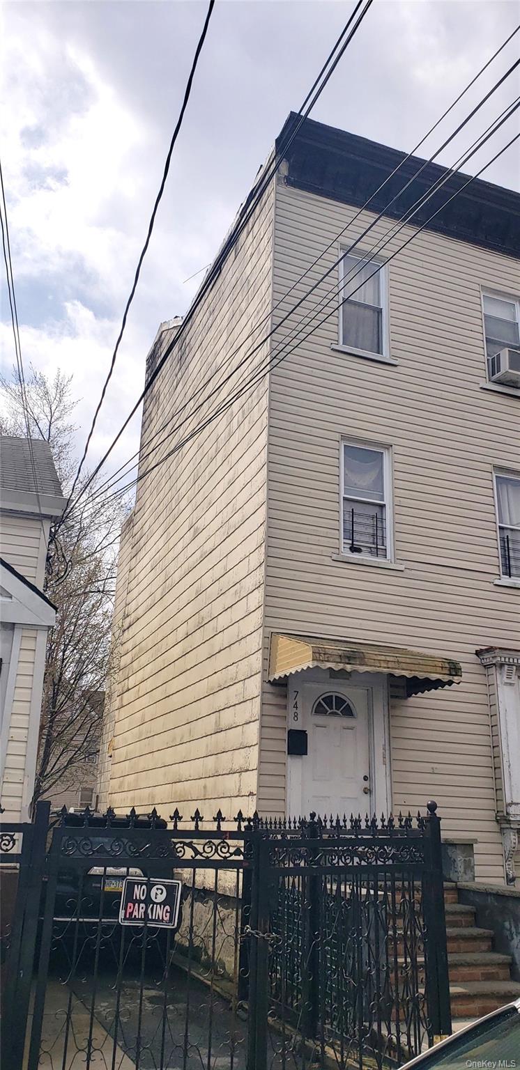 748 E 223rd Street, Bronx, NY 10466