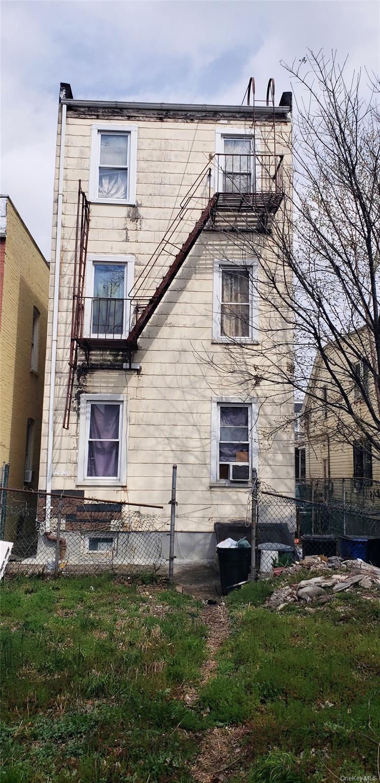 748 E 223rd Street, Bronx, NY 10466