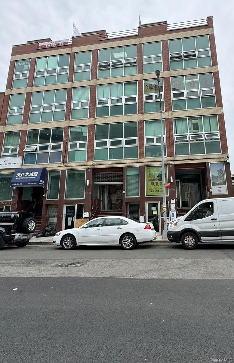 131-04 40 Road # 1 FL, Flushing, NY 11354
