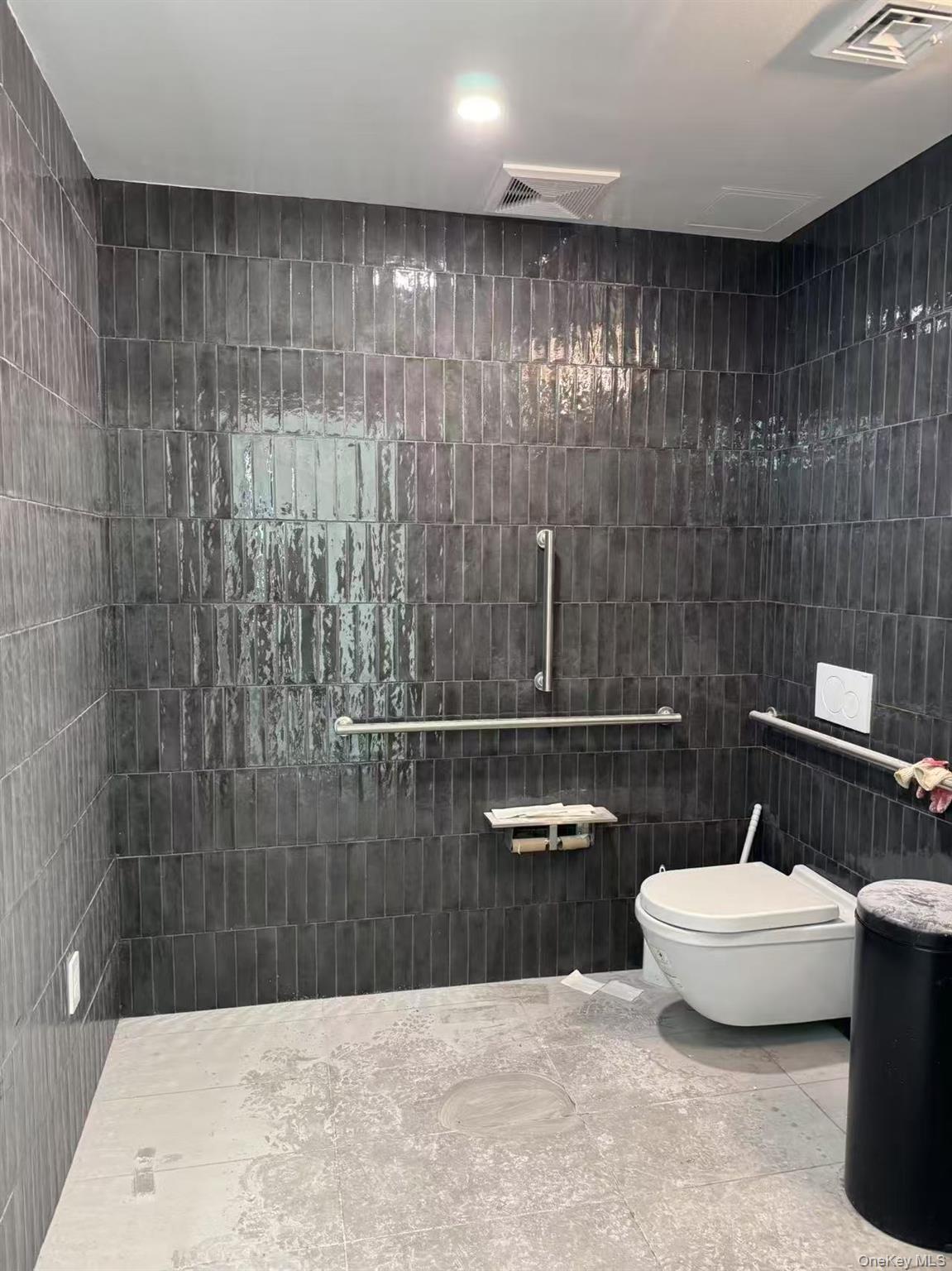 131-04 40 Road # 1 FL, Flushing, NY 11354