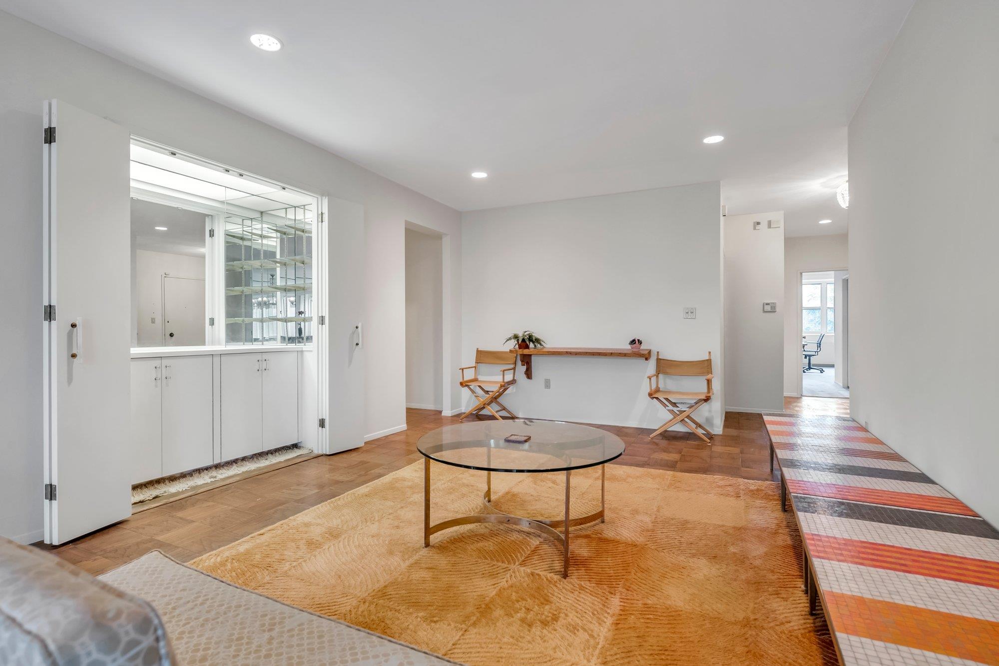 1 Kensington Gate # PH7, Great Neck, NY 11021