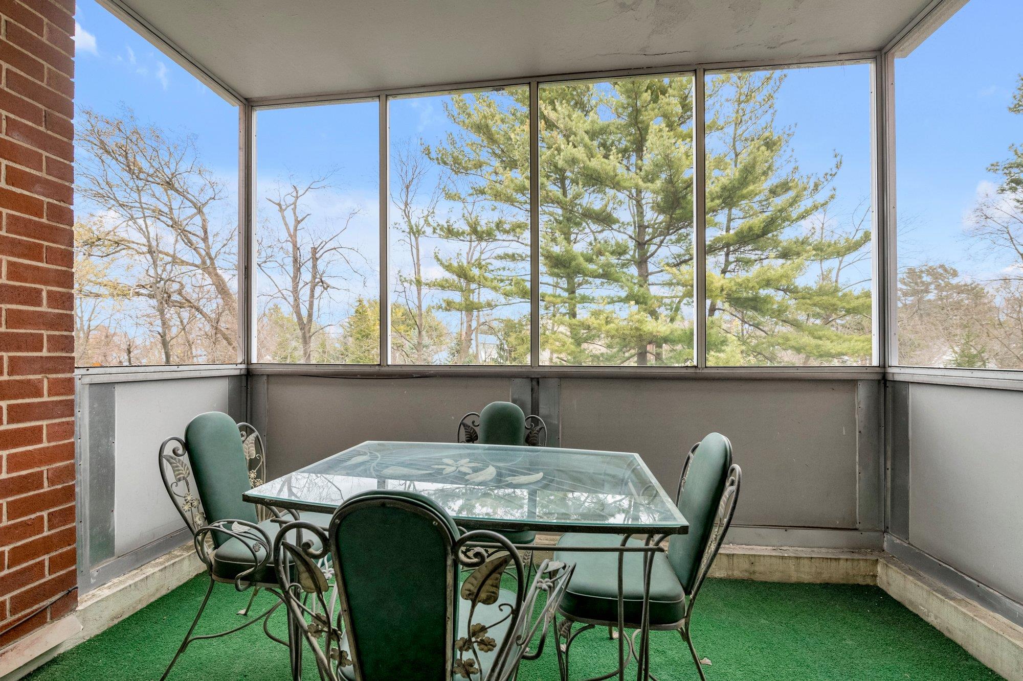 1 Kensington Gate # PH7, Great Neck, NY 11021