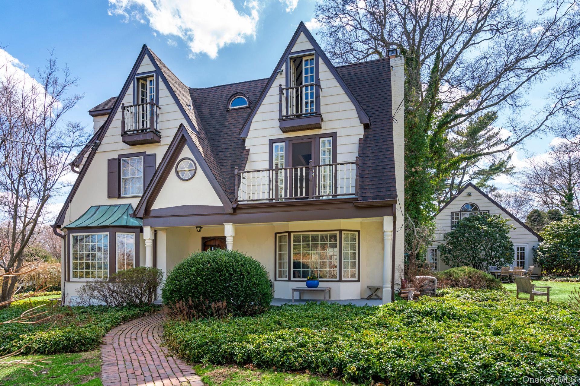 3 Wincoma Drive, Huntington Bay, NY 11743