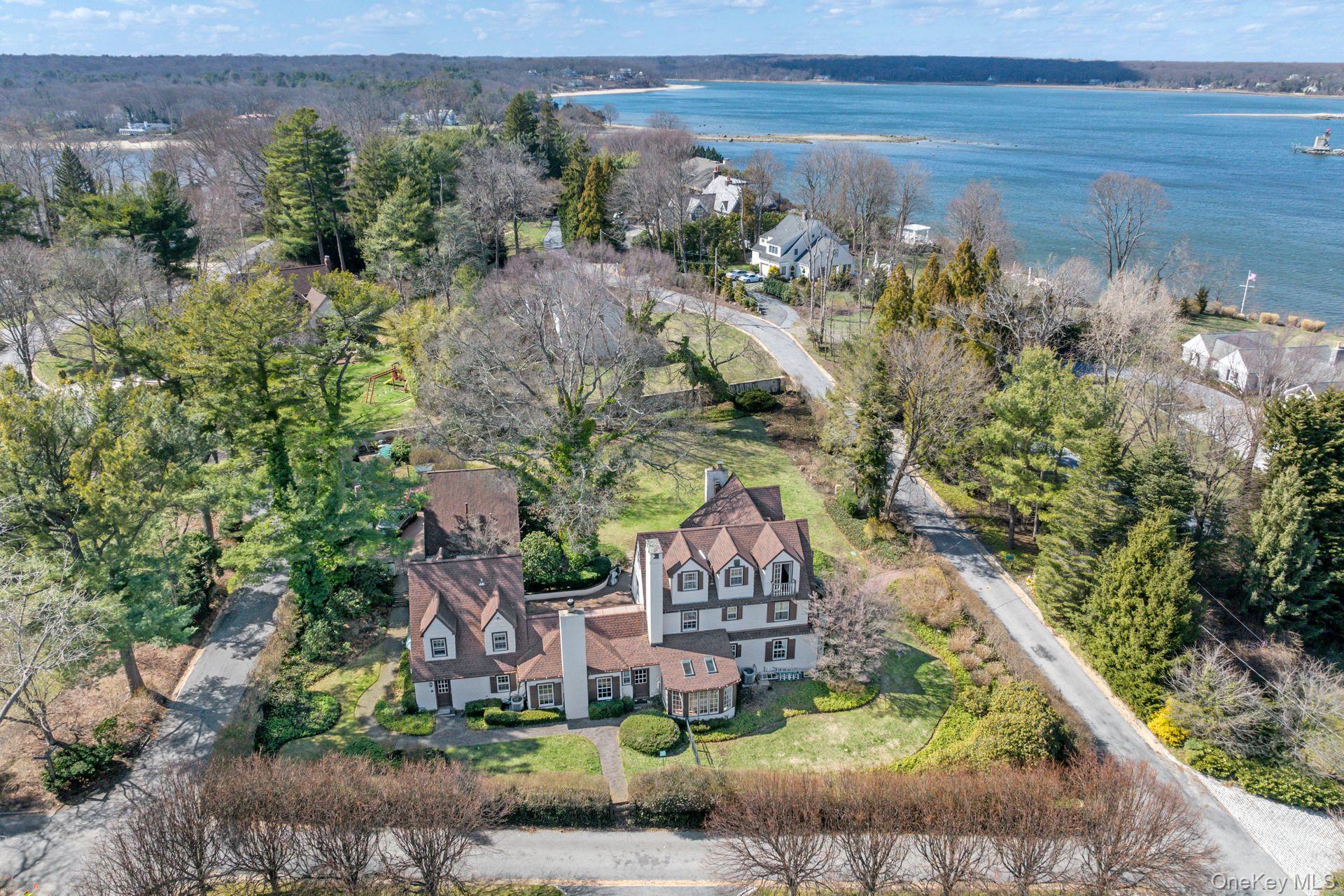 3 Wincoma Drive, Huntington Bay, NY 11743