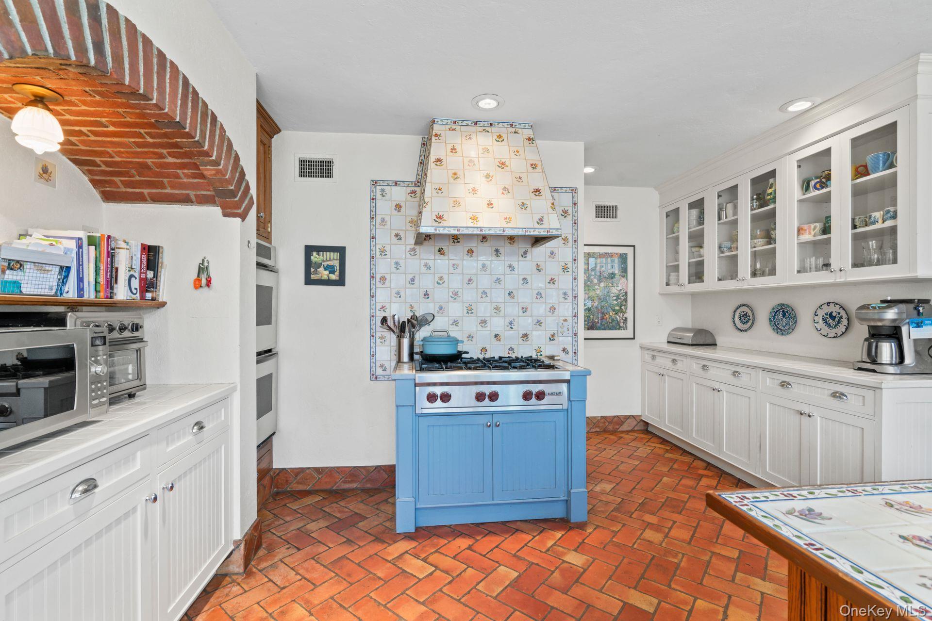 3 Wincoma Drive, Huntington Bay, NY 11743