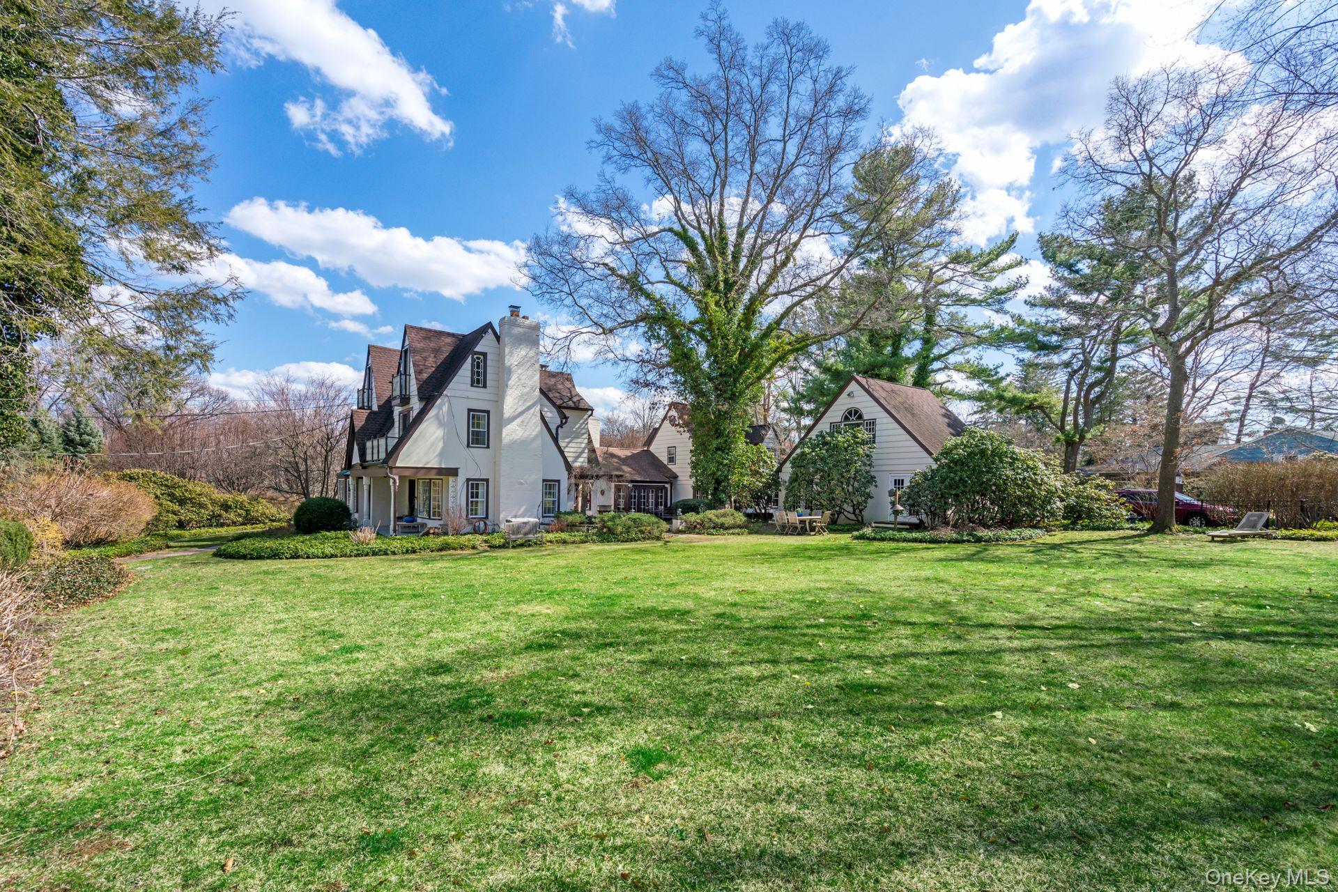 3 Wincoma Drive, Huntington Bay, NY 11743