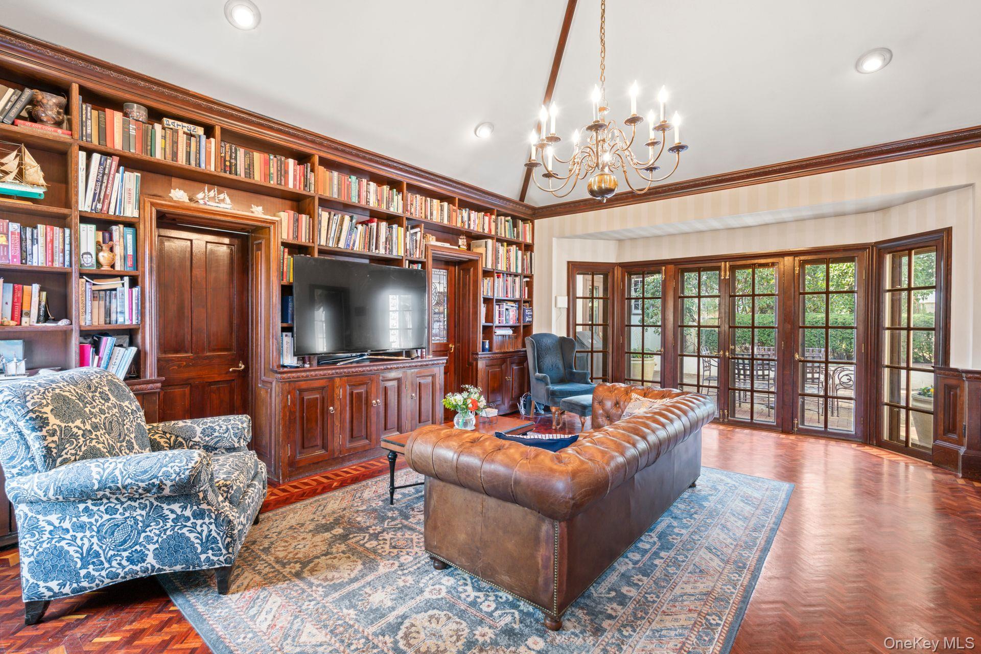 3 Wincoma Drive, Huntington Bay, NY 11743