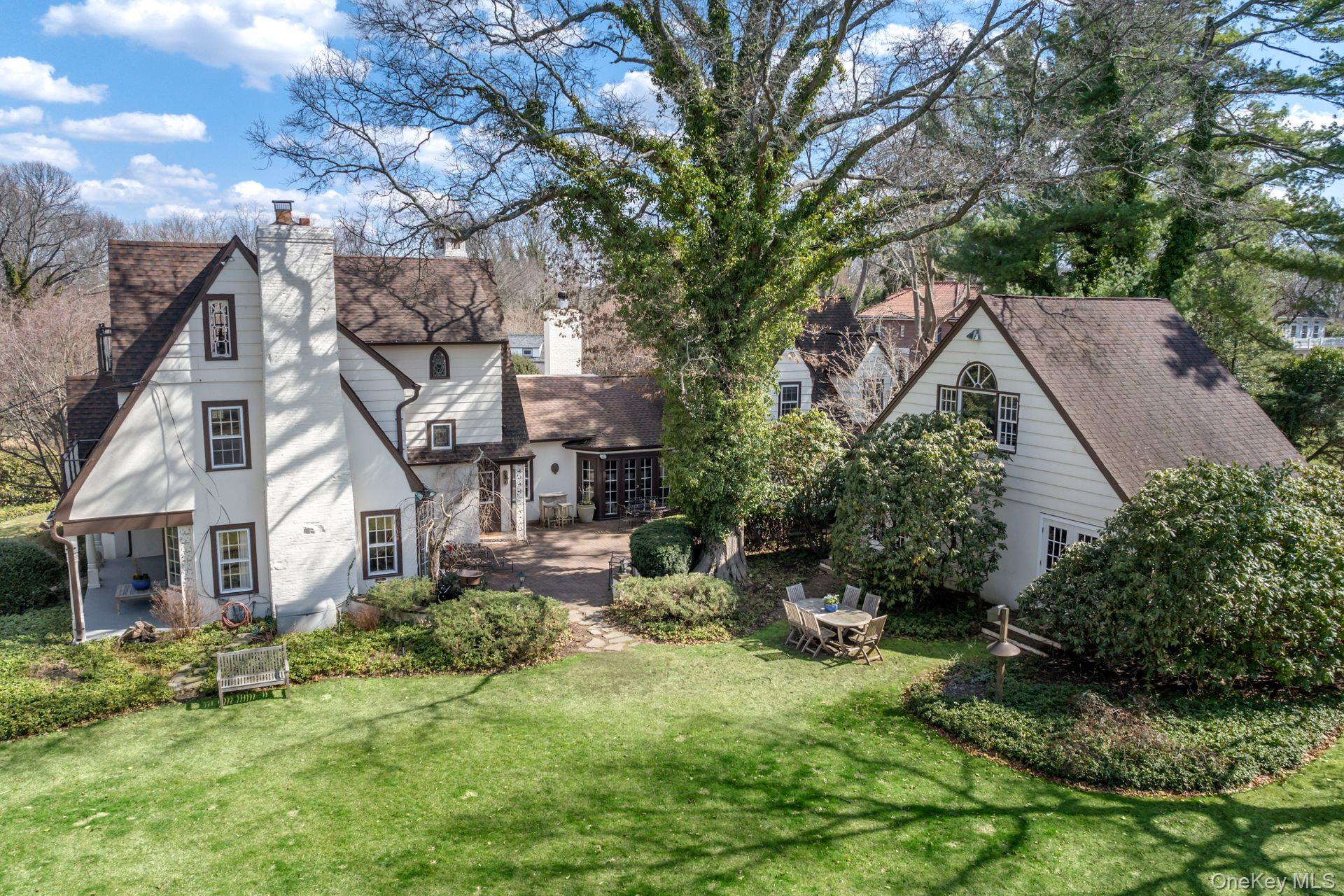 3 Wincoma Drive, Huntington Bay, NY 11743