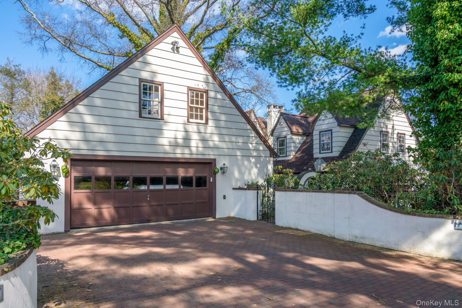 3 Wincoma Drive, Huntington Bay, NY 11743