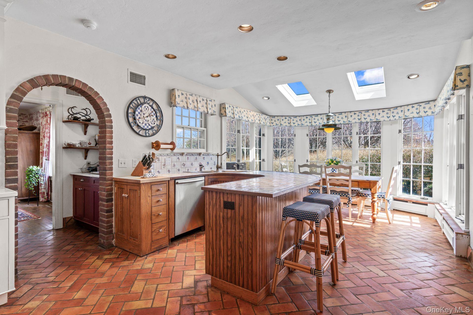 3 Wincoma Drive, Huntington Bay, NY 11743