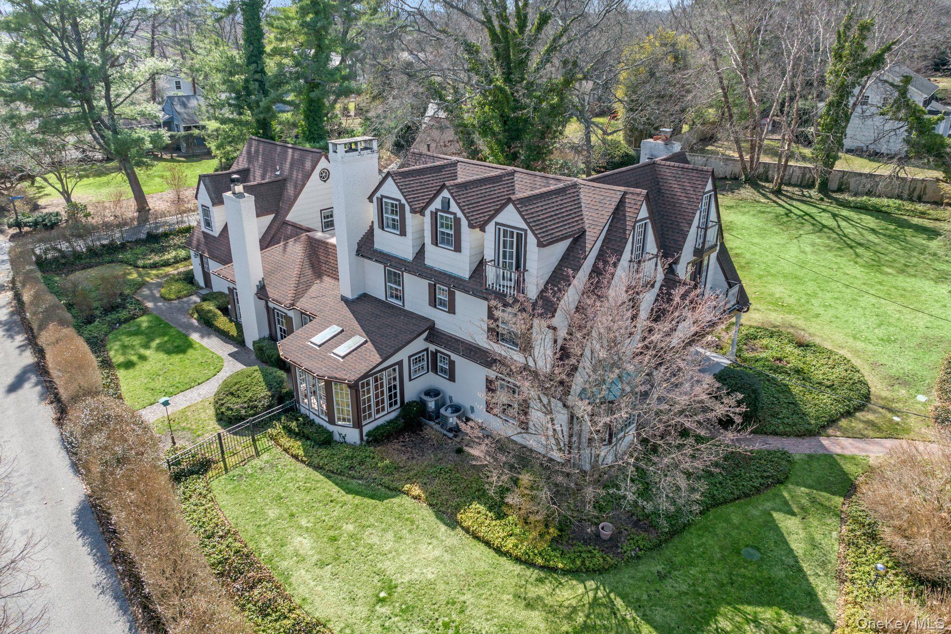 3 Wincoma Drive, Huntington Bay, NY 11743