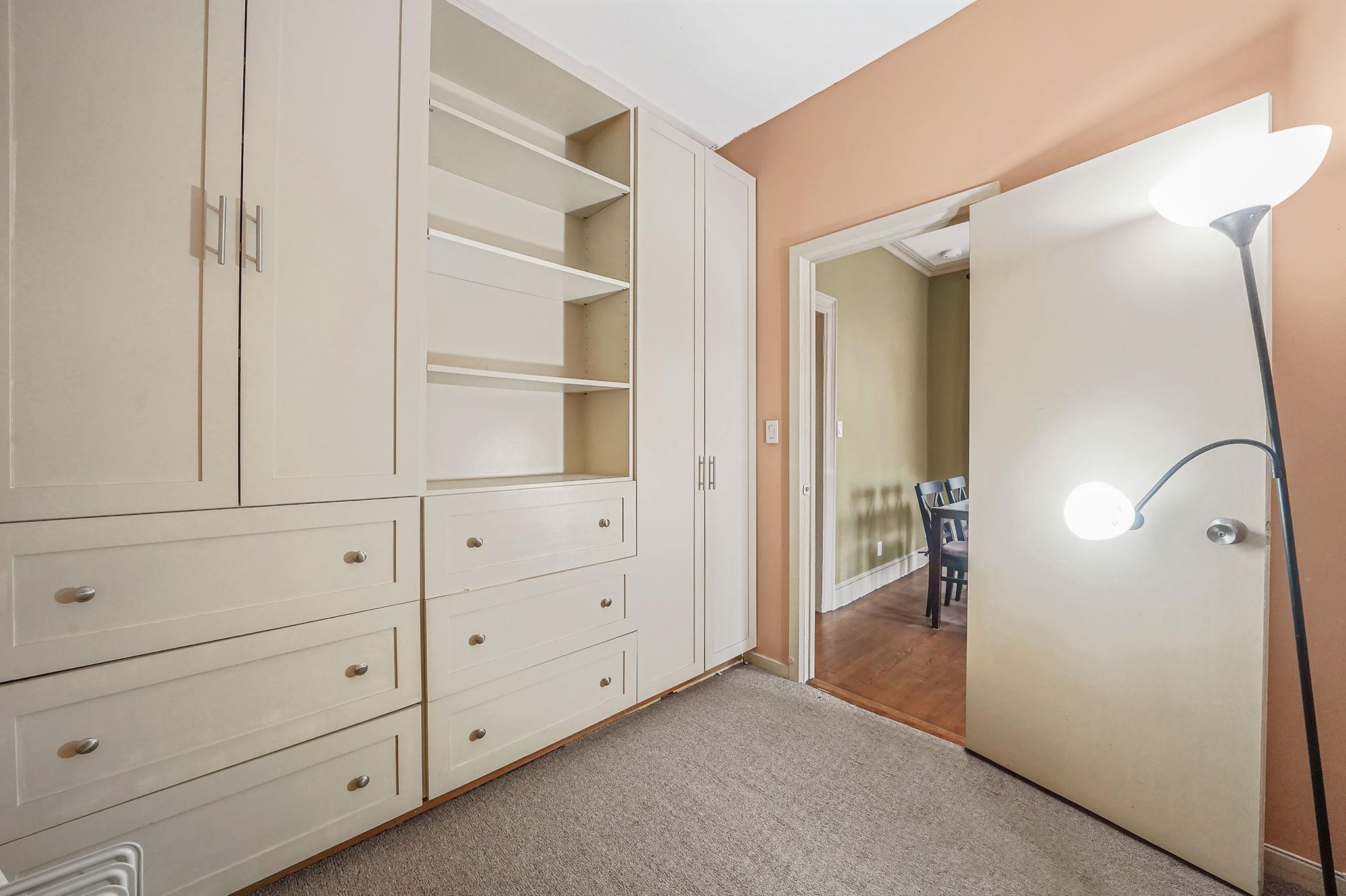 3005 31st Avenue, Astoria, NY 11106