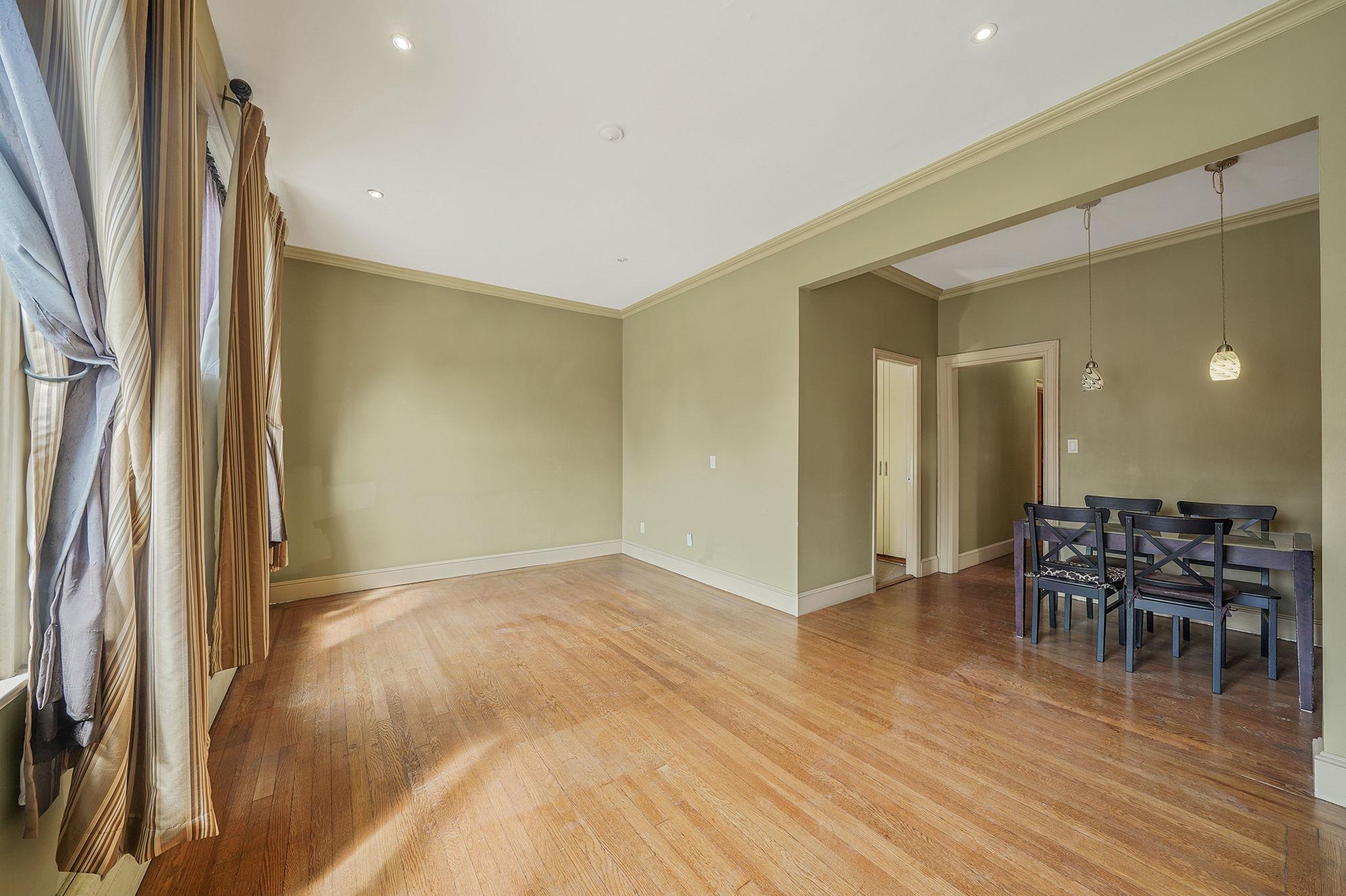 3005 31st Avenue, Astoria, NY 11106