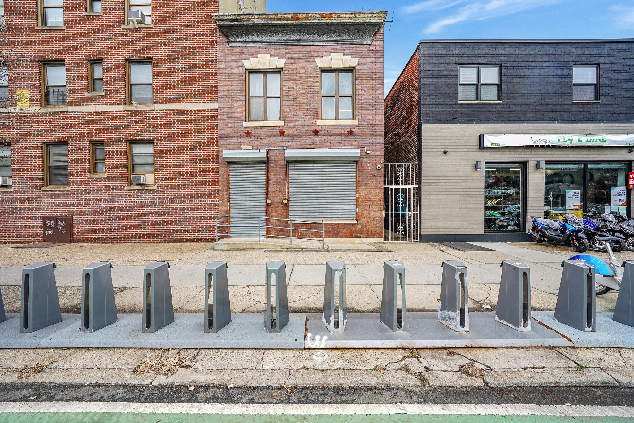 3005 31st Avenue, Astoria, NY 11106