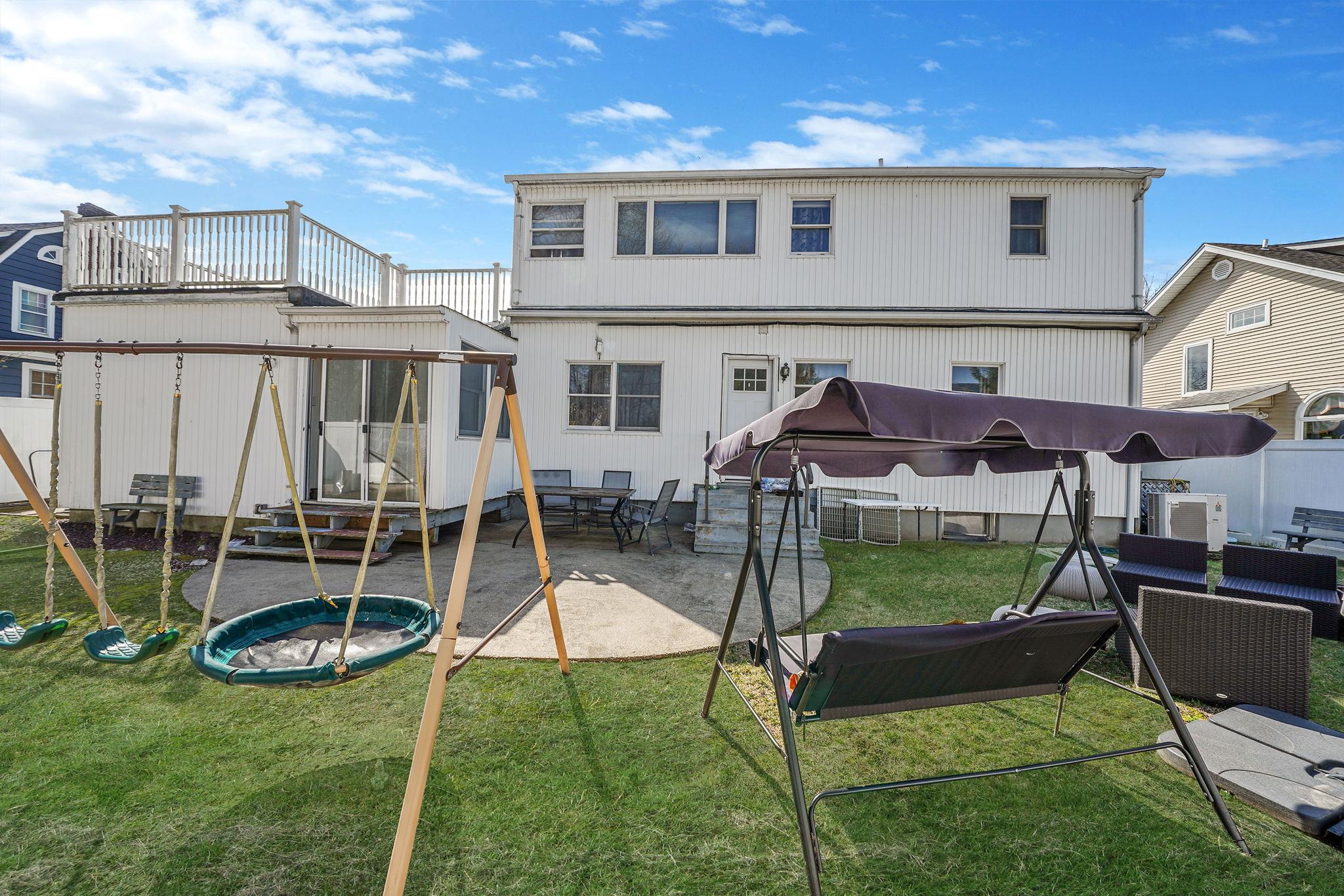 695 Koelbel Court, Baldwin, NY 11510