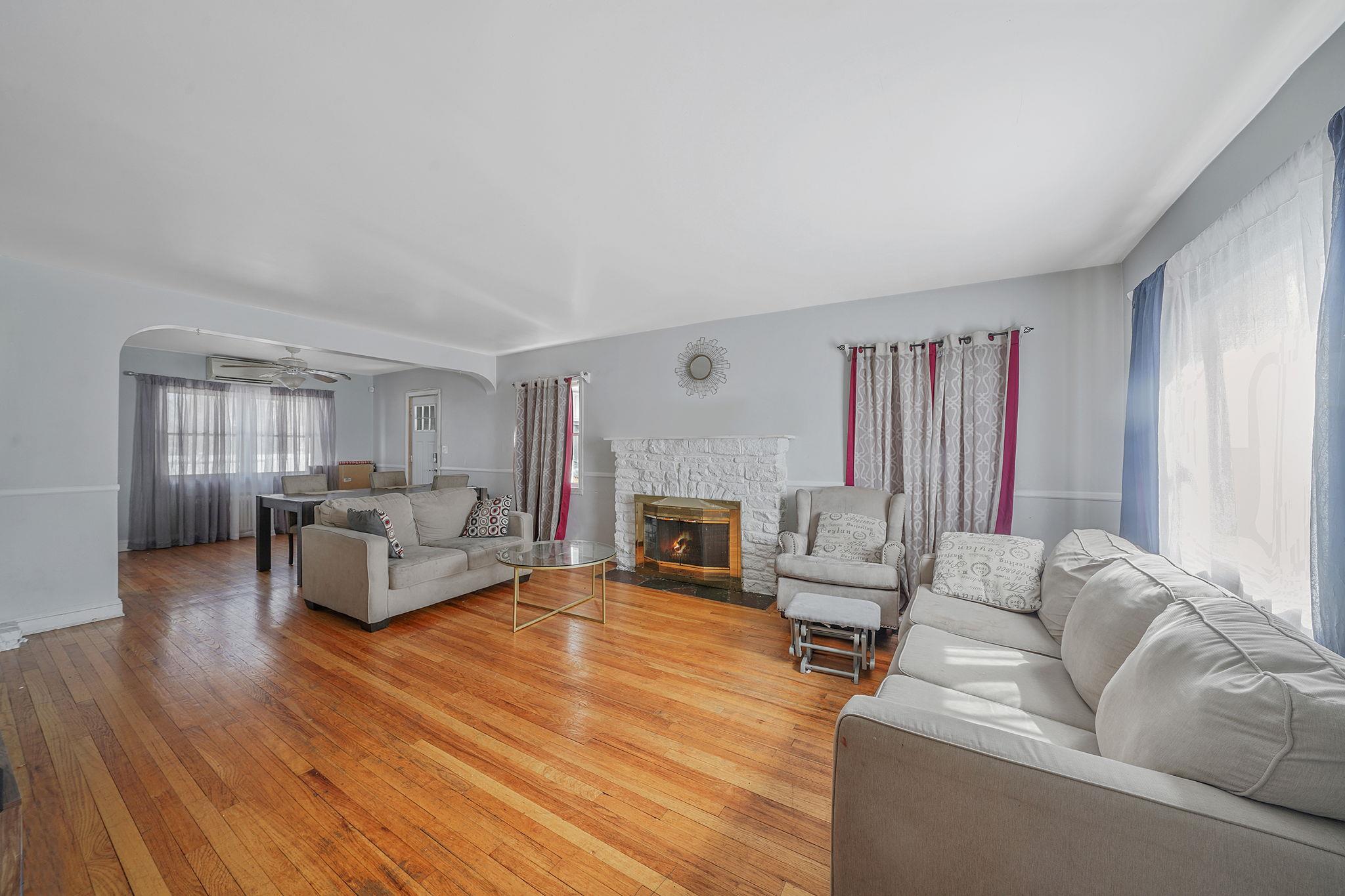 695 Koelbel Court, Baldwin, NY 11510