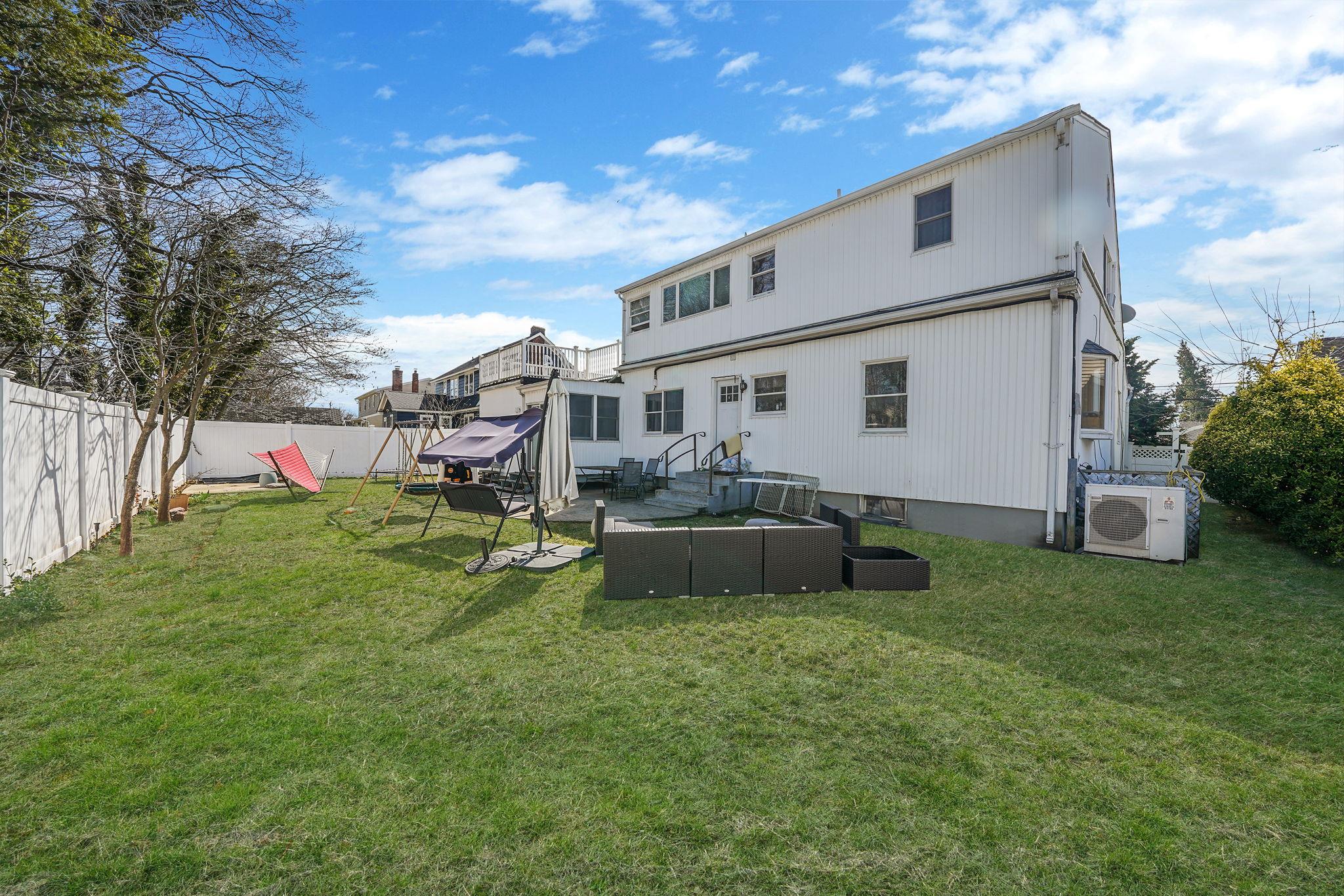 695 Koelbel Court, Baldwin, NY 11510