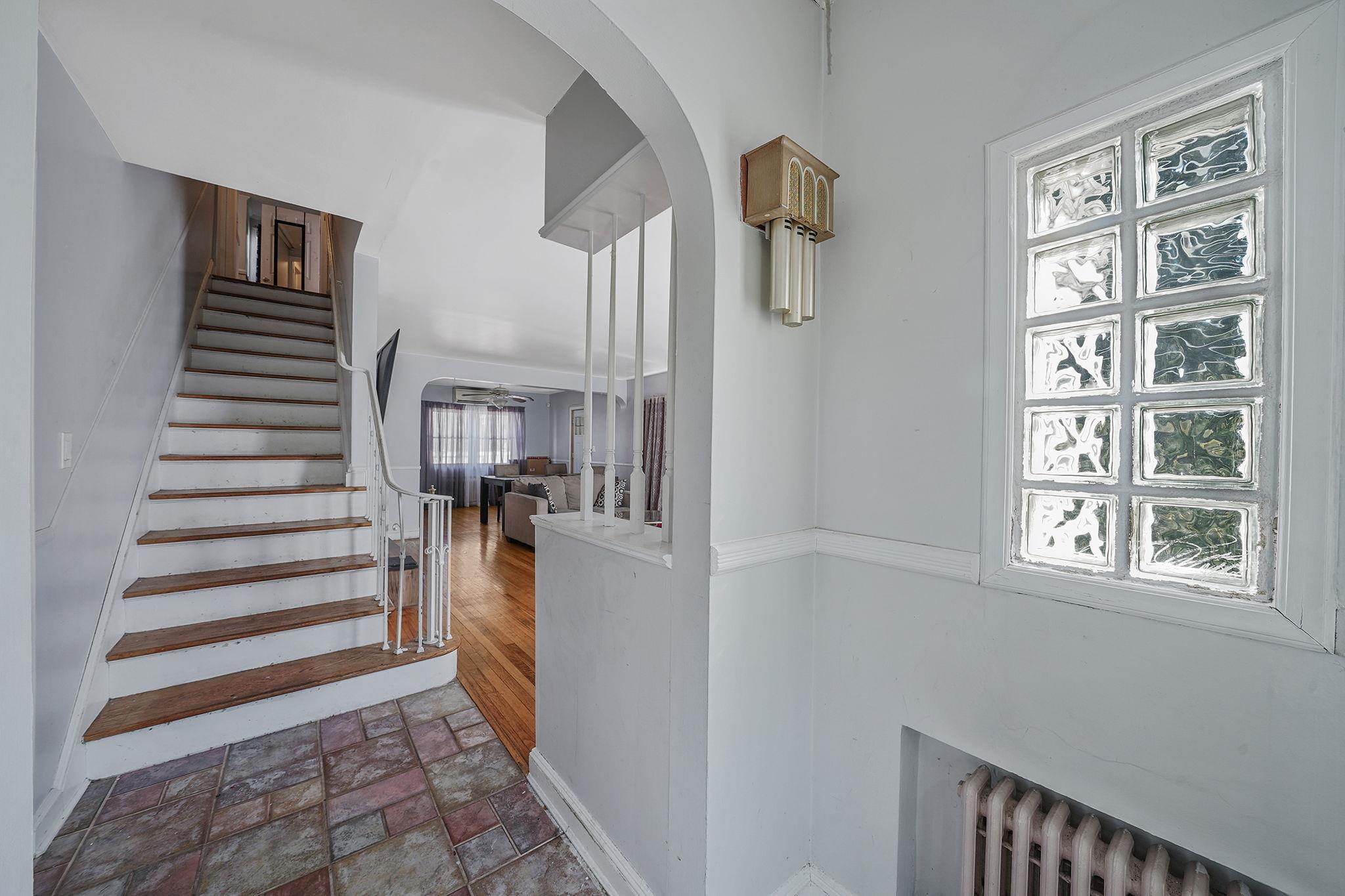 695 Koelbel Court, Baldwin, NY 11510