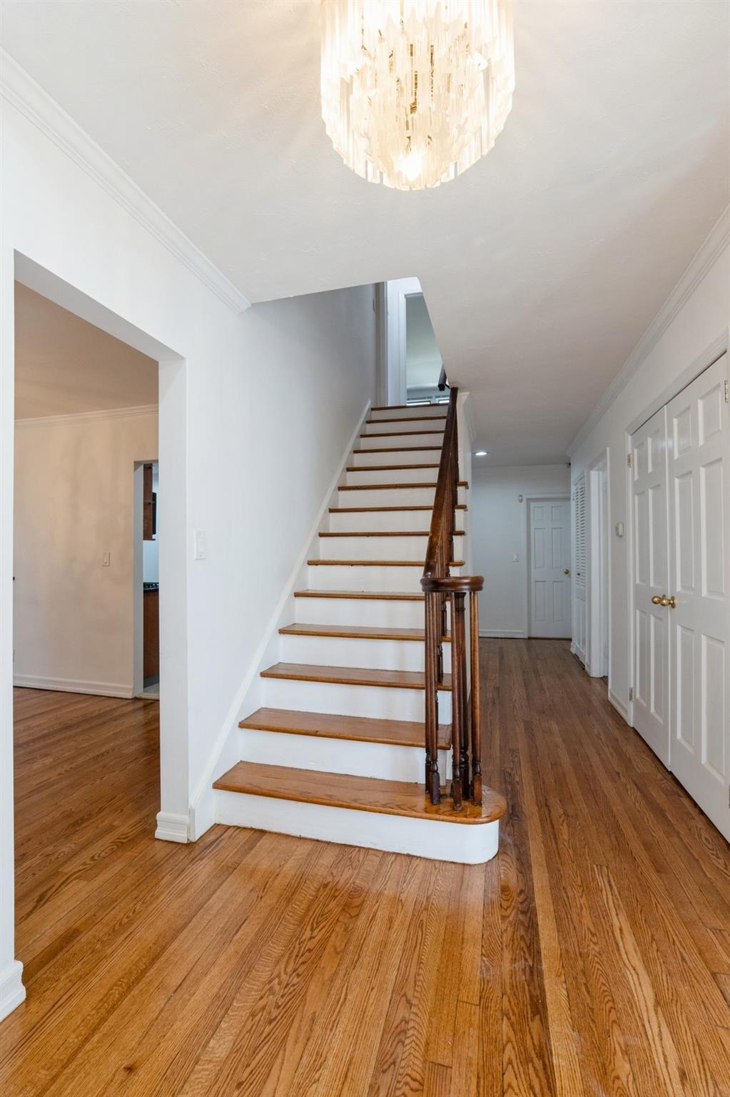 193-03 85th Road, Holliswood, NY 11423