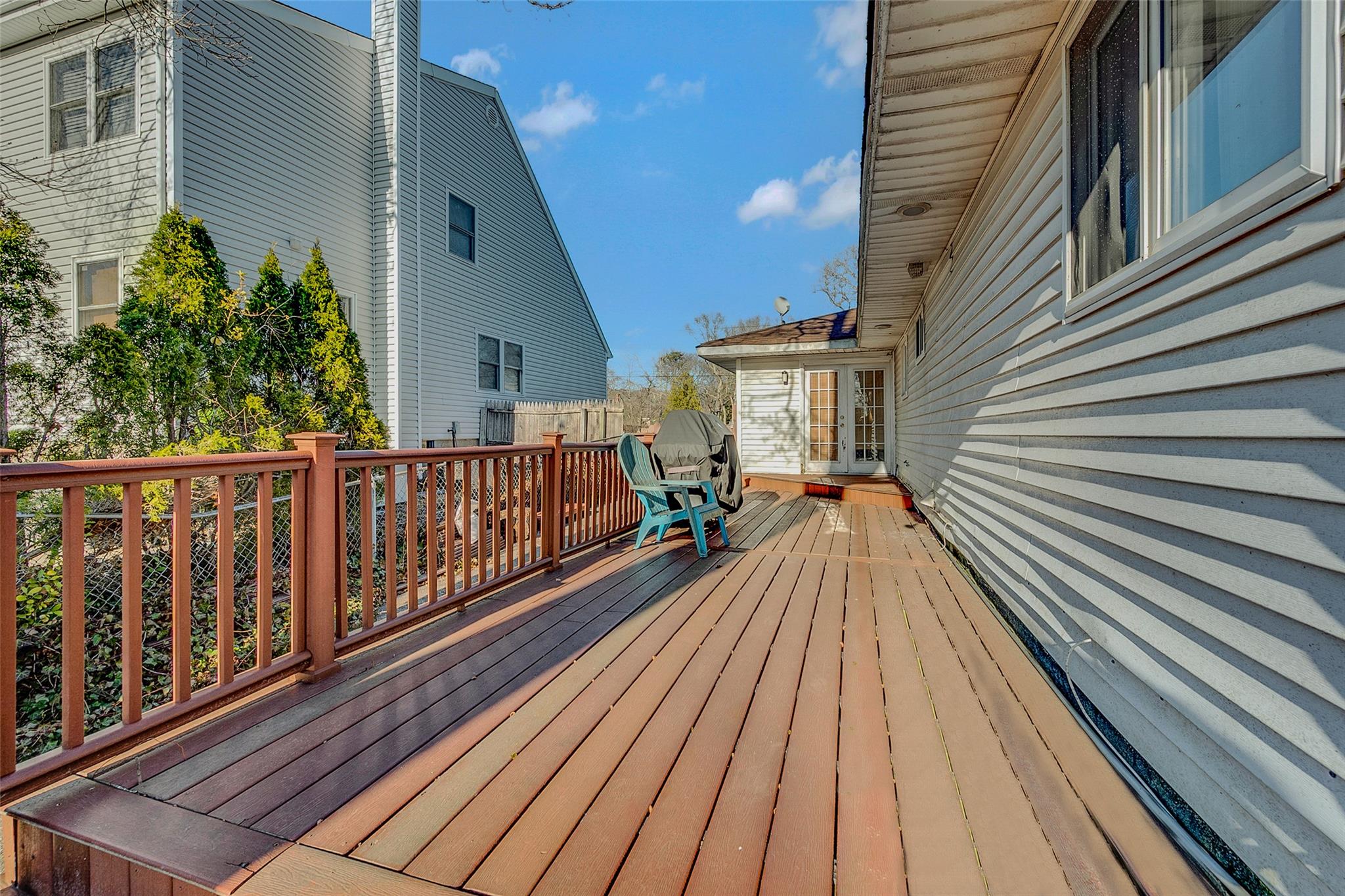 283 W End Avenue, Shirley, NY 11967