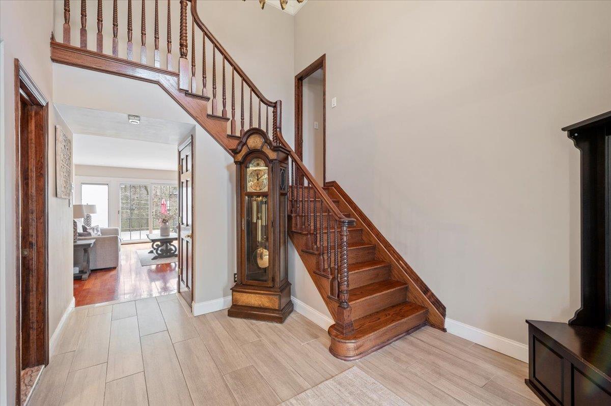 4 Redington Court, Dix Hills, NY 11746