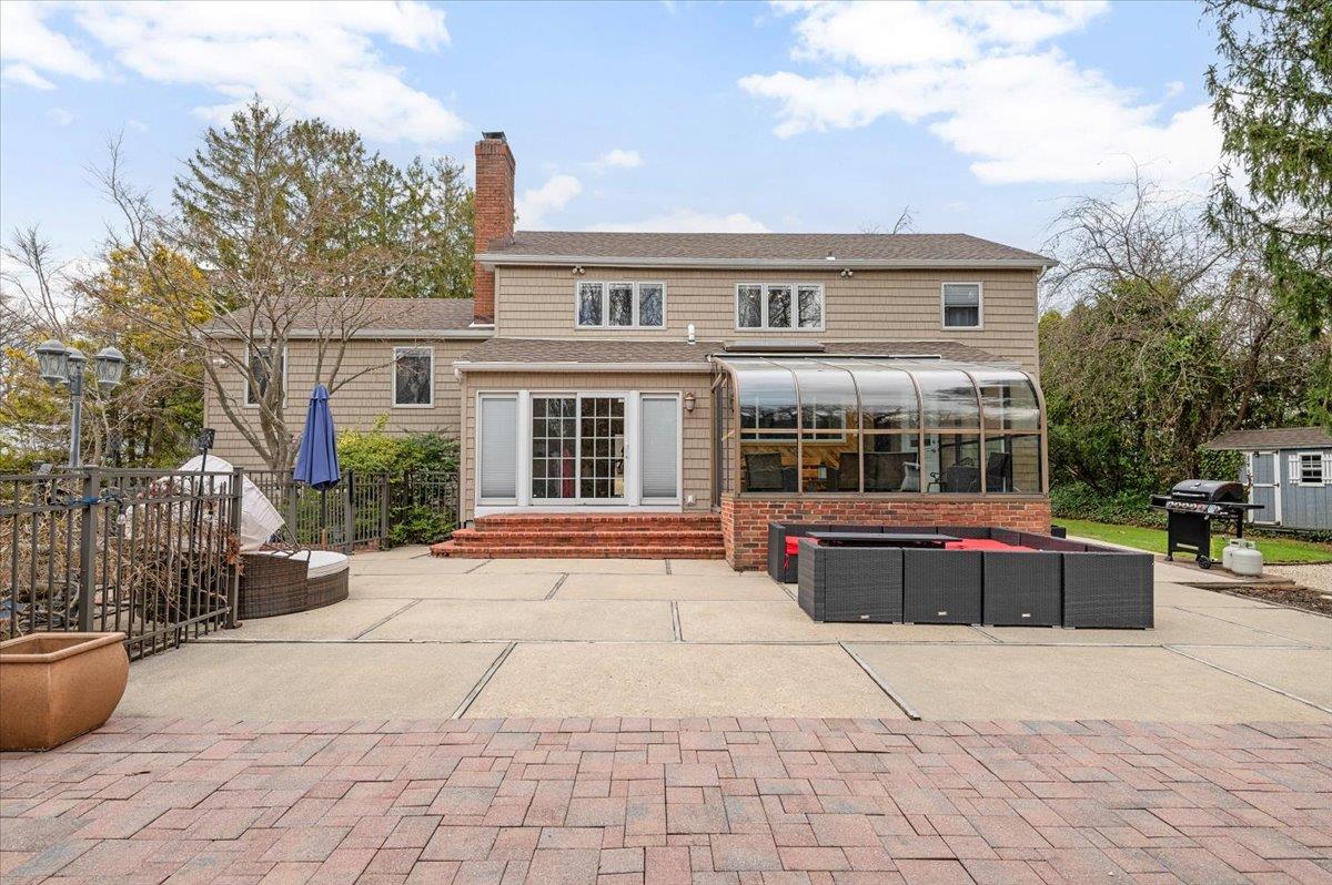 4 Redington Court, Dix Hills, NY 11746