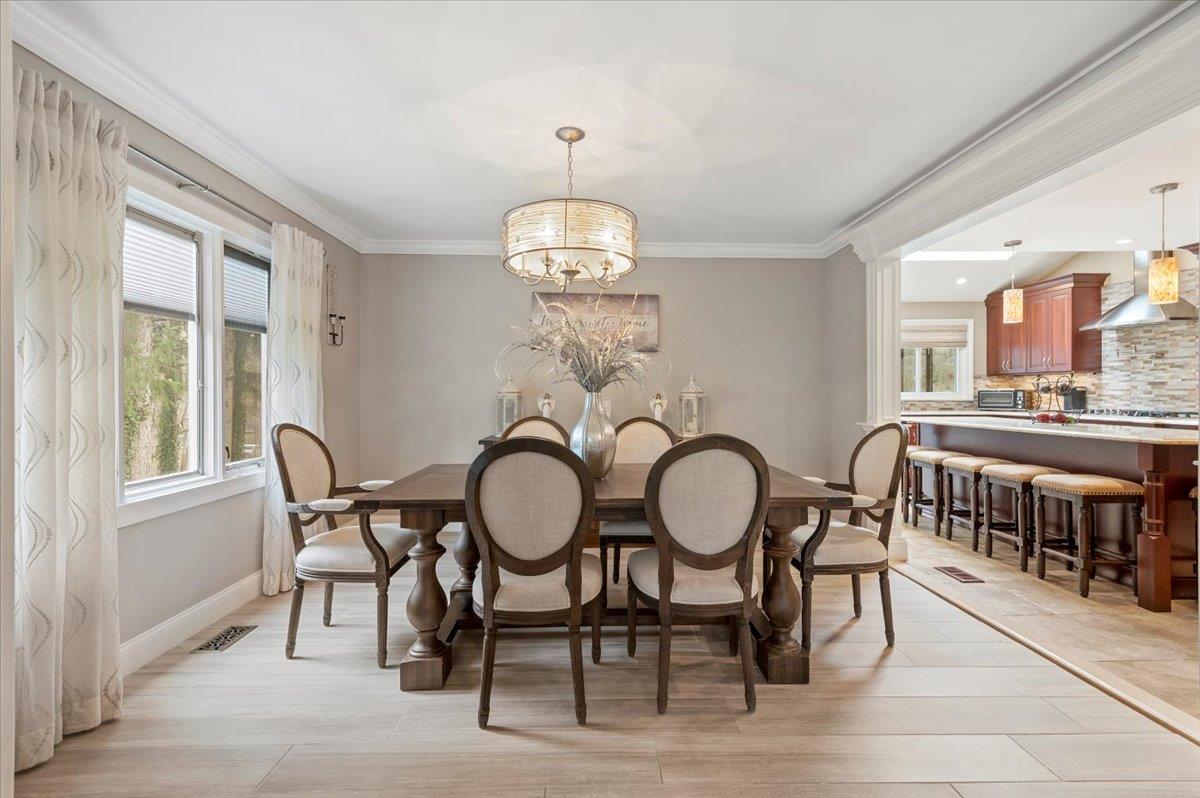 4 Redington Court, Dix Hills, NY 11746