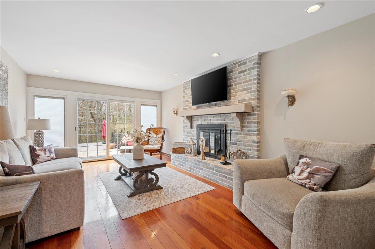 4 Redington Court, Dix Hills, NY 11746