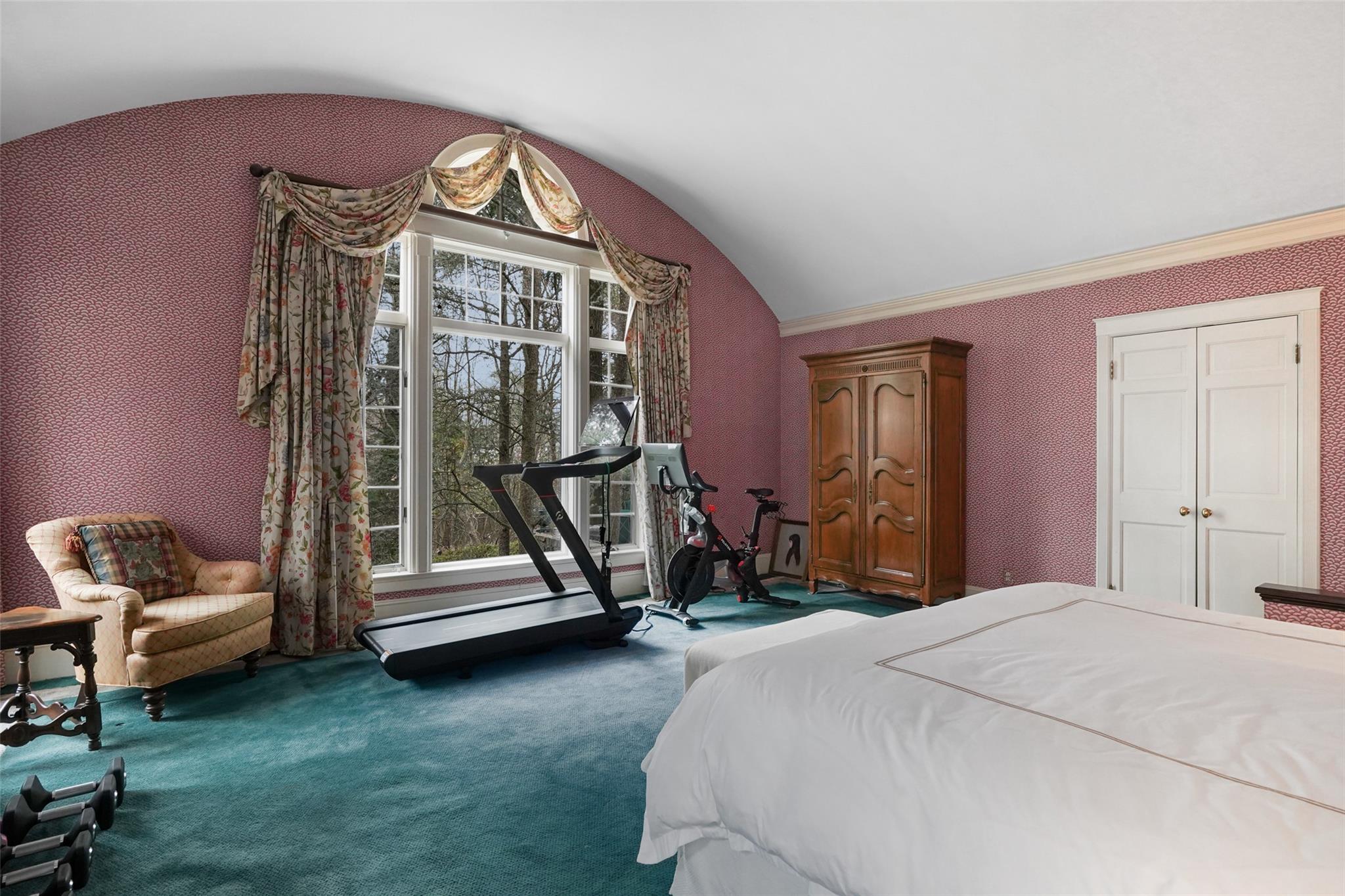 49 Moore Road, Bronxville, NY 10708