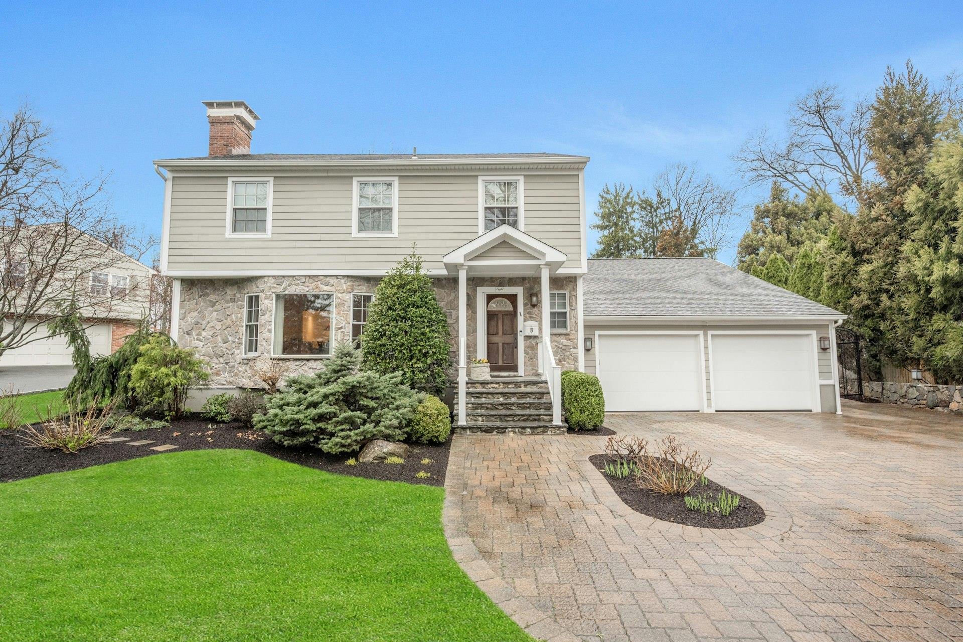 8 Hood Court, Hartsdale, NY 10530