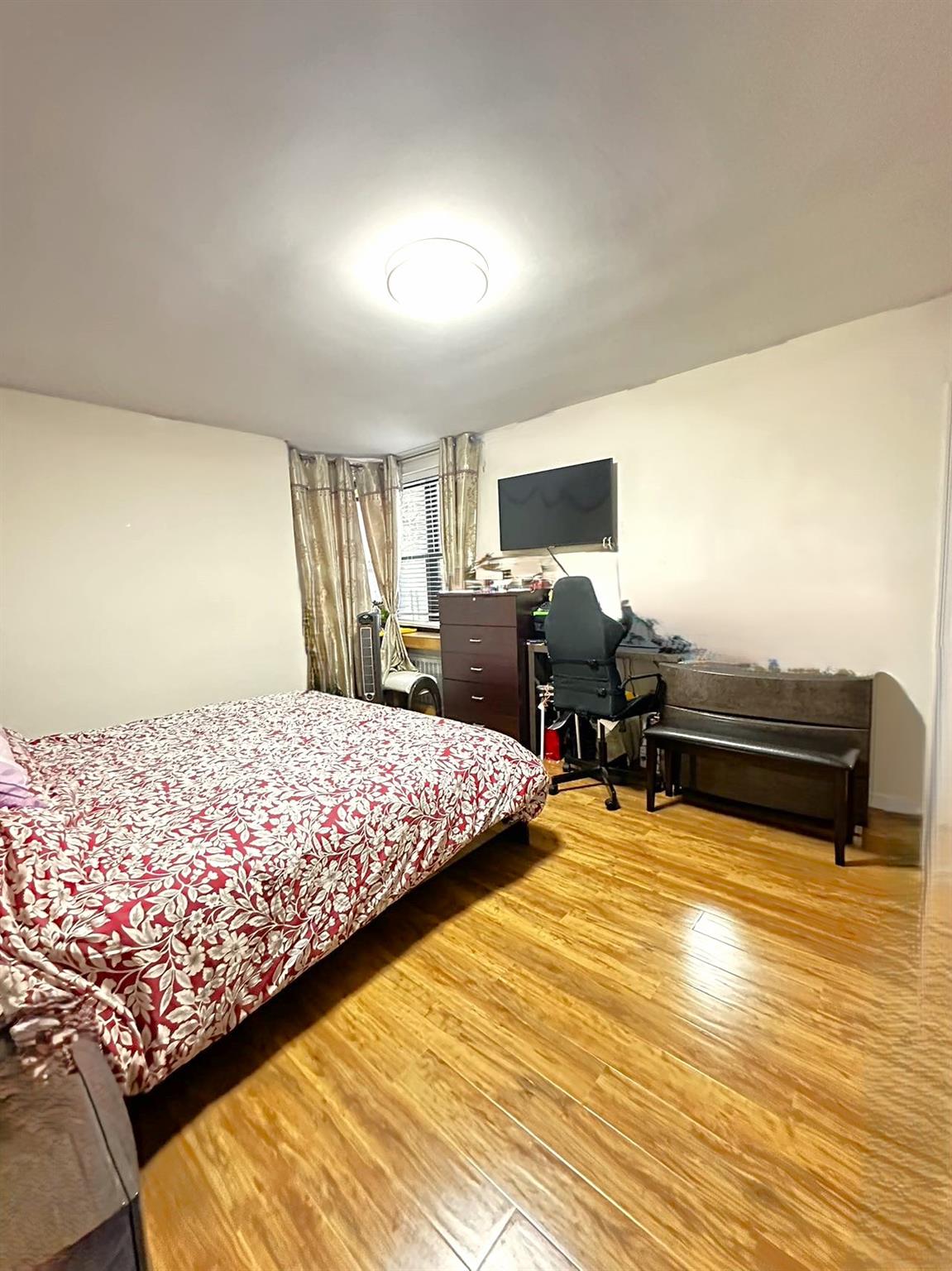 140-33 34th Ave # 2B, Flushing, NY 11354
