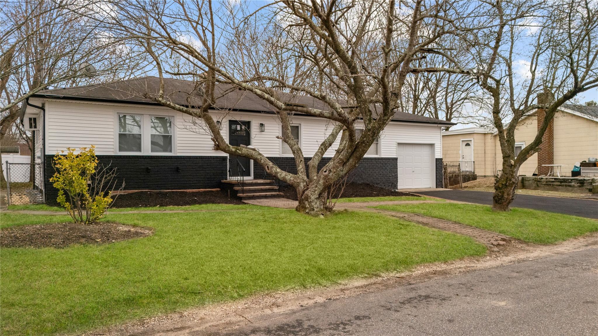 222 Silver Street, West Babylon, NY 11704