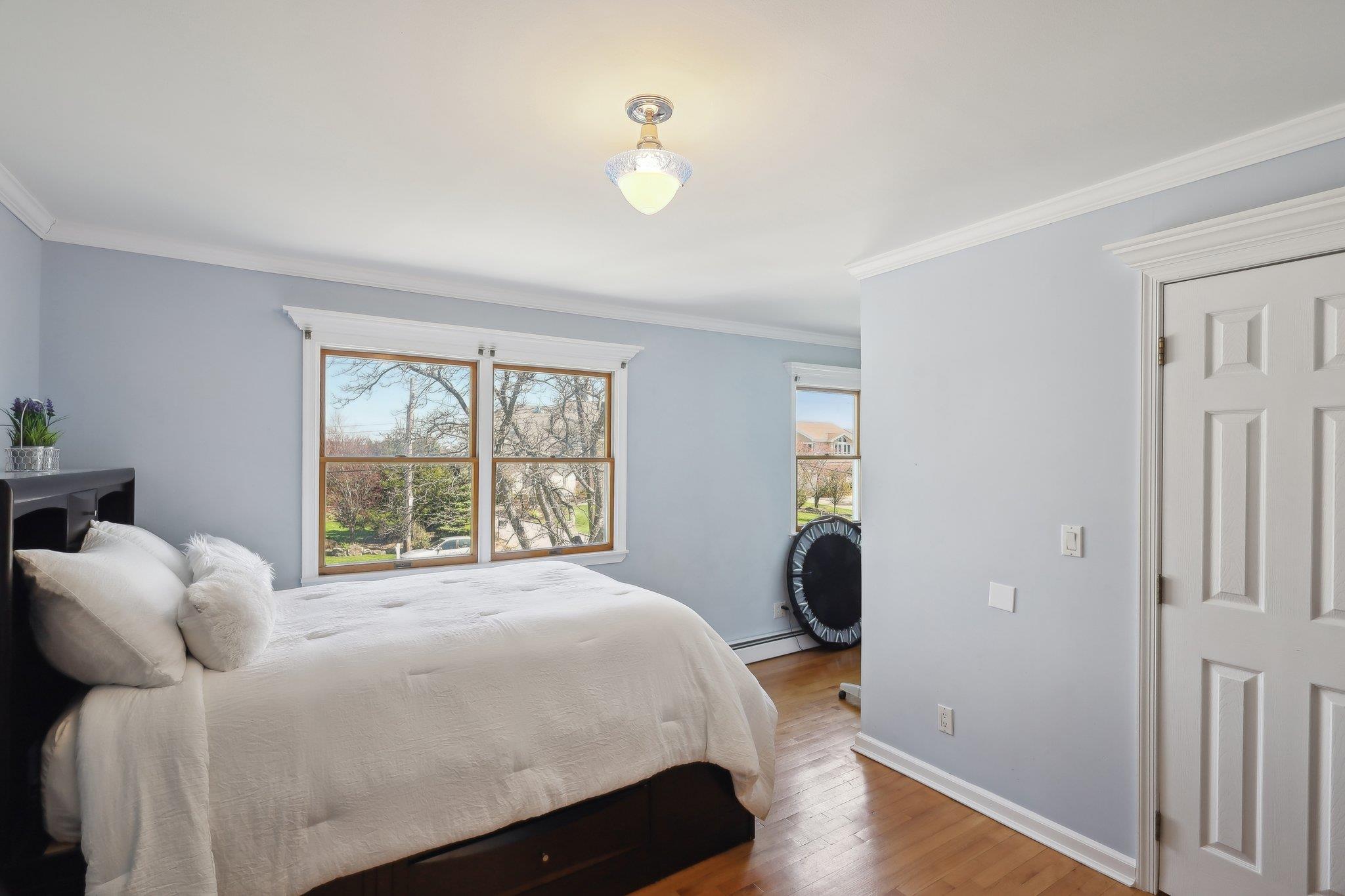 230 W Islip Road, West Islip, NY 11795