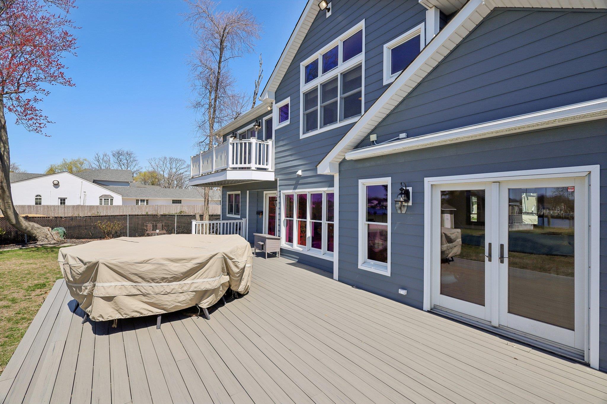 230 W Islip Road, West Islip, NY 11795