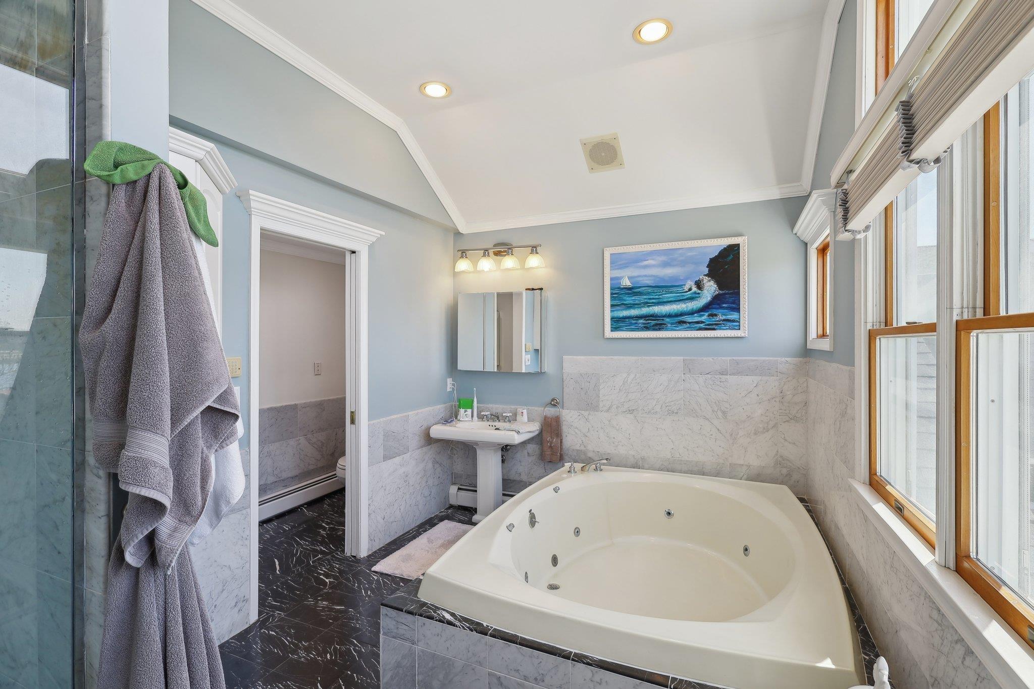 230 W Islip Road, West Islip, NY 11795