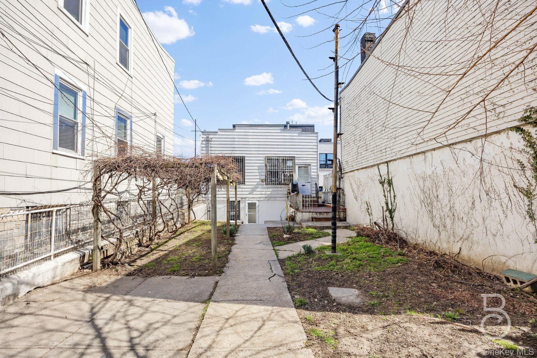 36-13 10th Street, Astoria, NY 11106