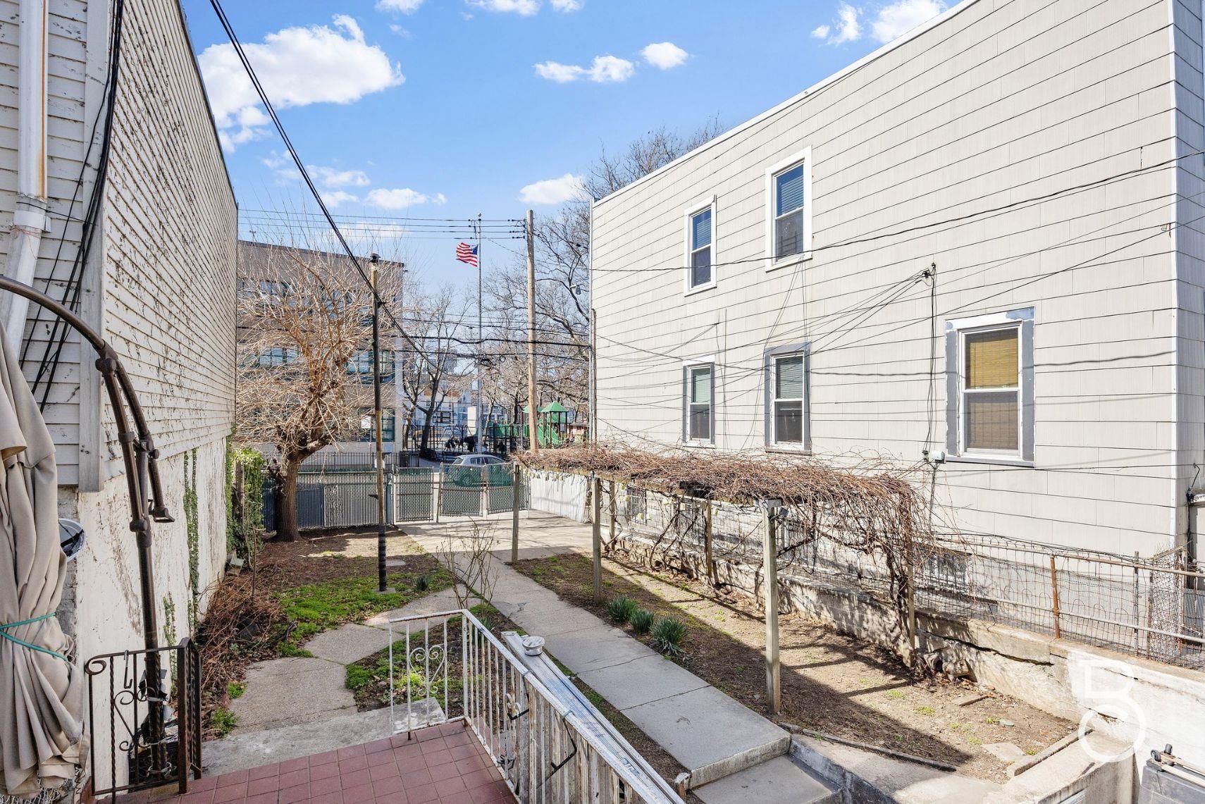 36-13 10th Street, Astoria, NY 11106