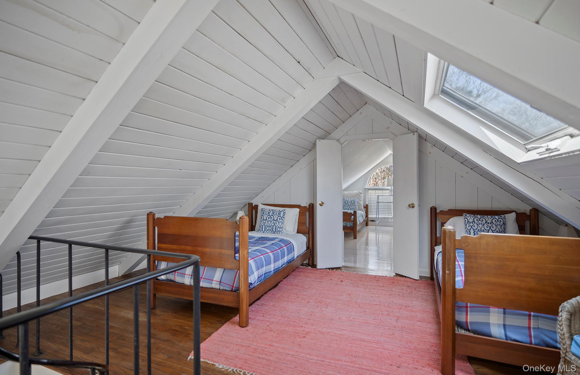 19 Quaquanantuck Lane, Quogue, NY 11959