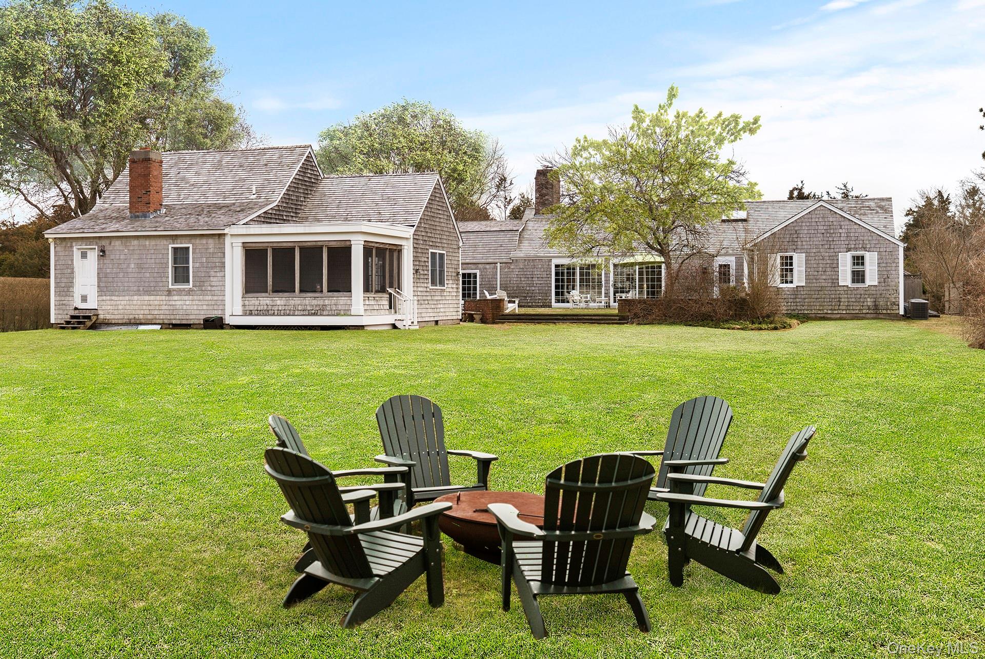 19 Quaquanantuck Lane, Quogue, NY 11959