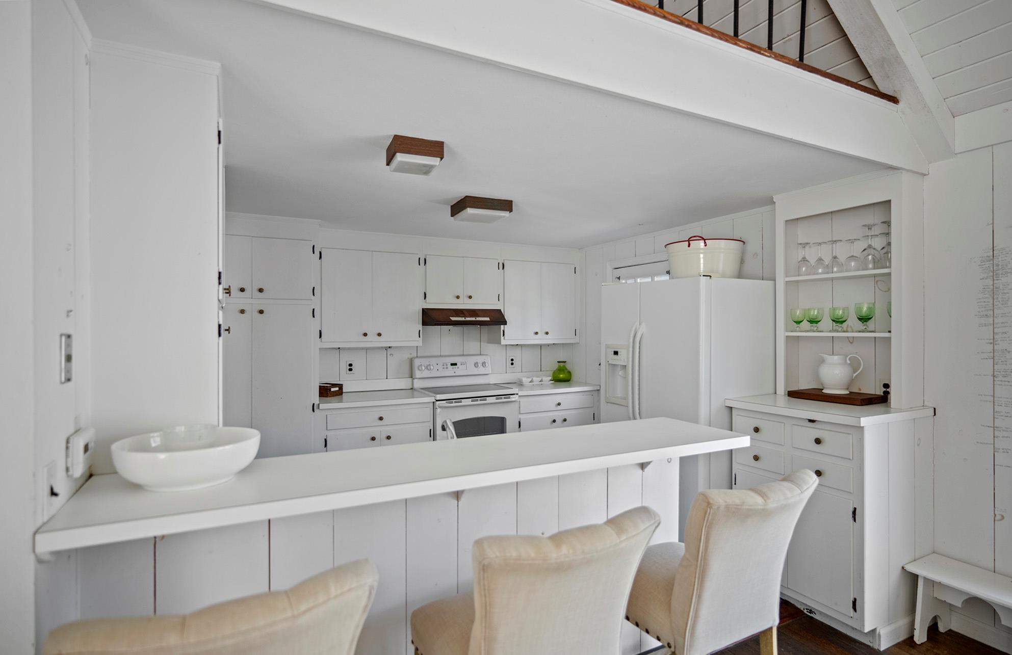 19 Quaquanantuck Lane, Quogue, NY 11959