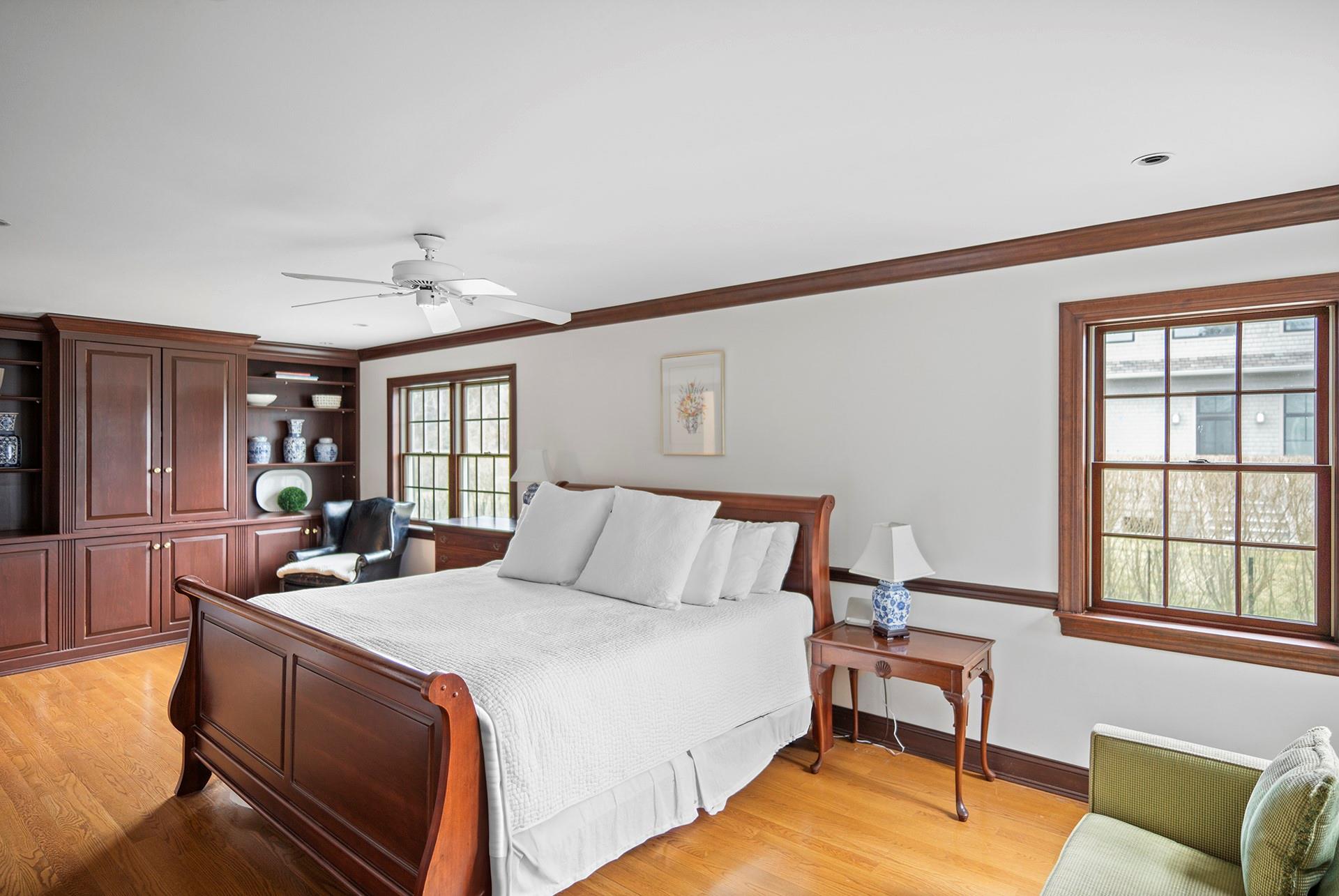 19 Quaquanantuck Lane, Quogue, NY 11959