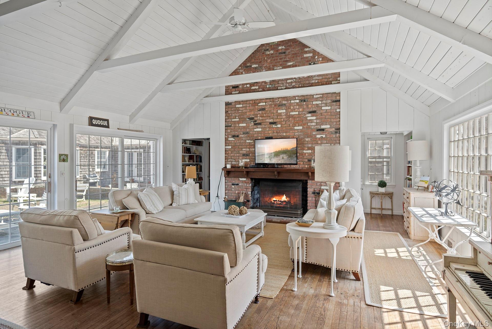 19 Quaquanantuck Lane, Quogue, NY 11959