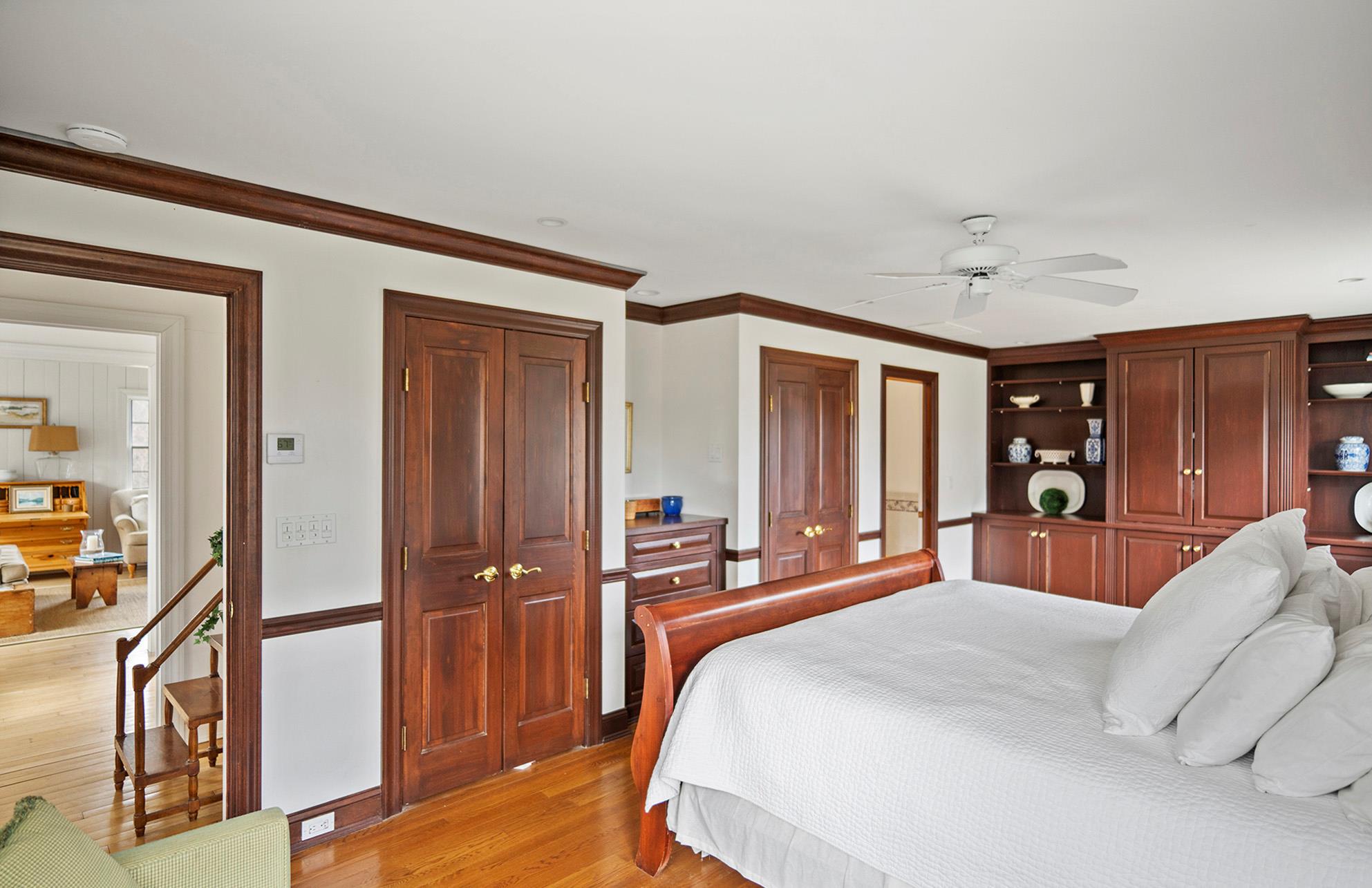 19 Quaquanantuck Lane, Quogue, NY 11959