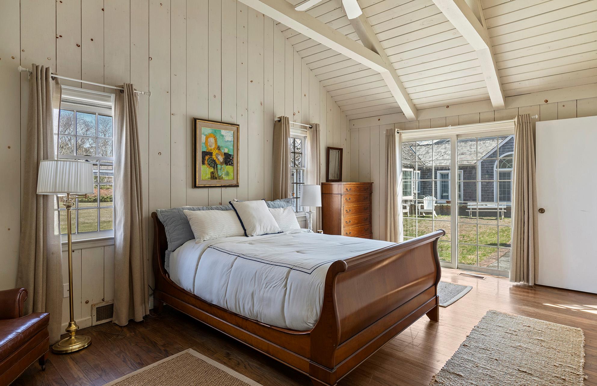 19 Quaquanantuck Lane, Quogue, NY 11959