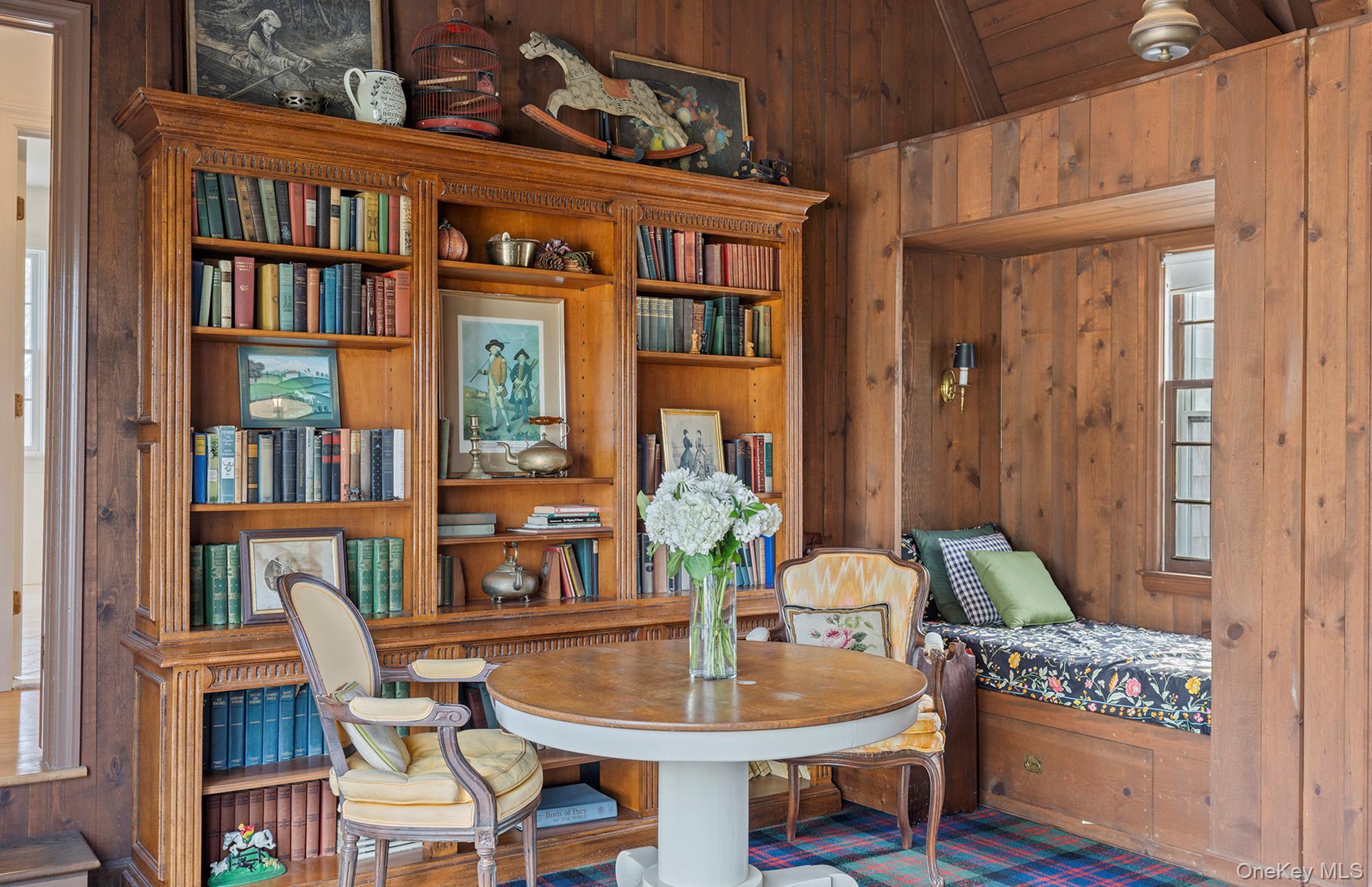 19 Quaquanantuck Lane, Quogue, NY 11959