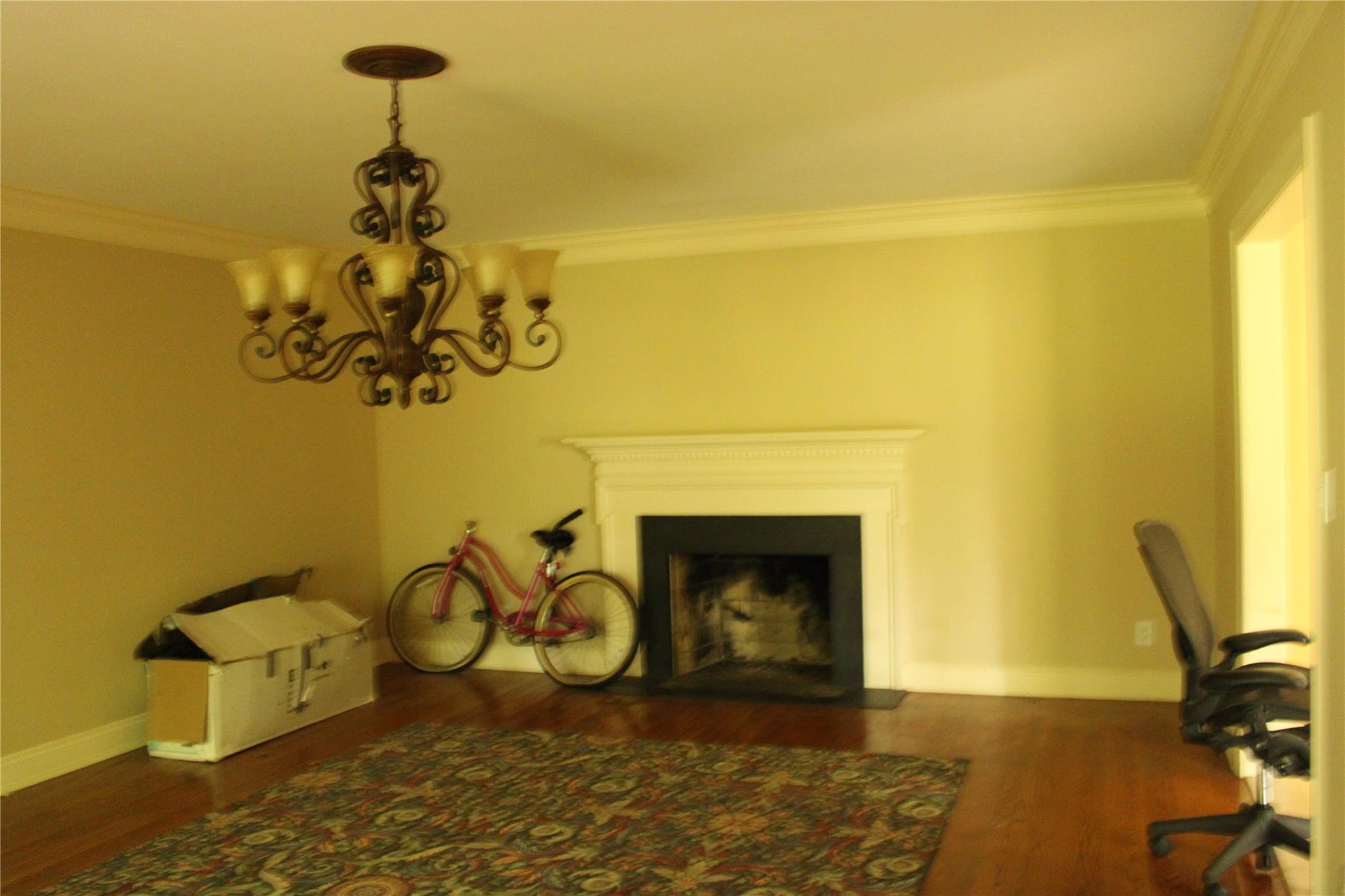 7 Locust Lane, Glen Head, NY 11545