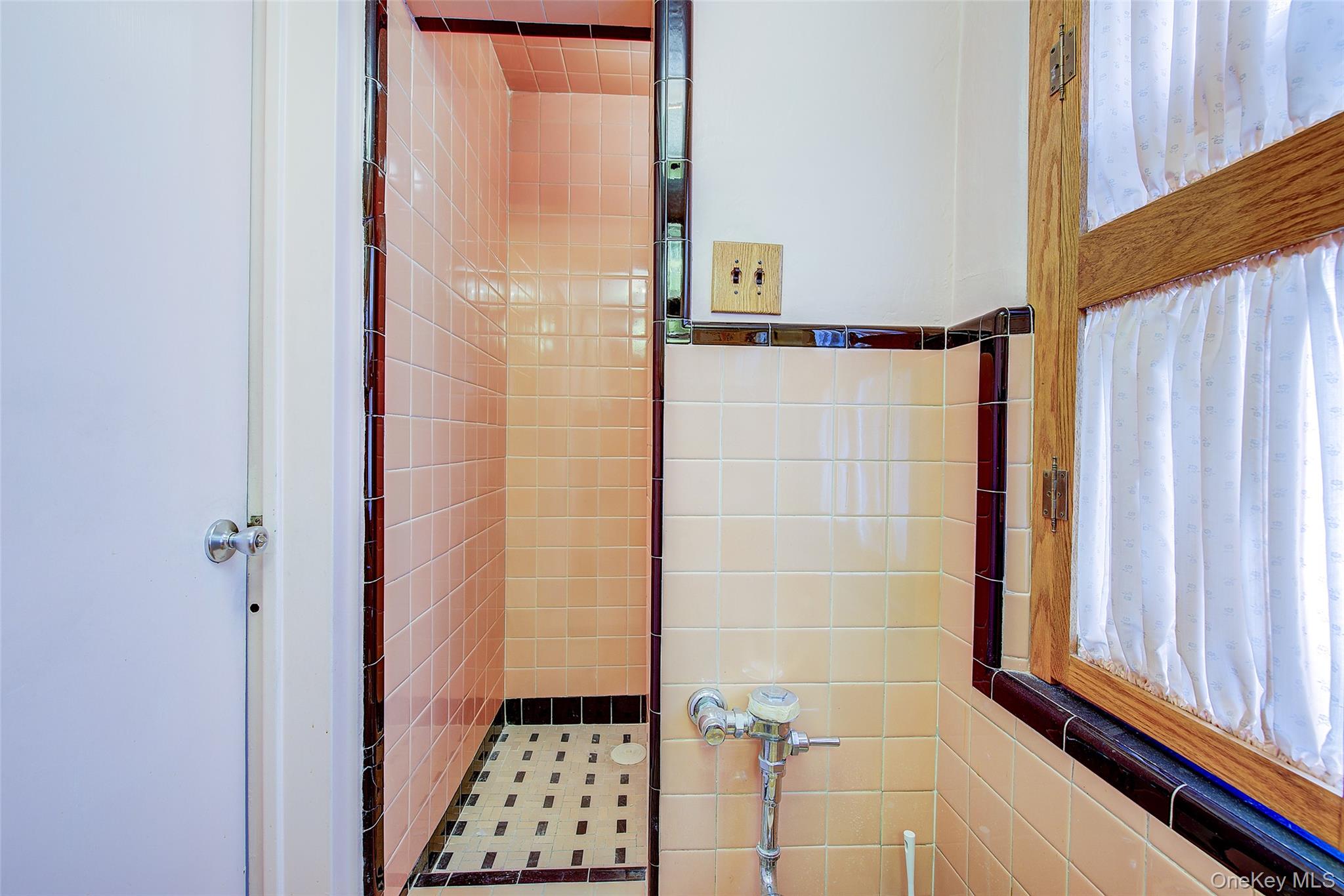 61-20 214 Street, Bayside, NY 11364