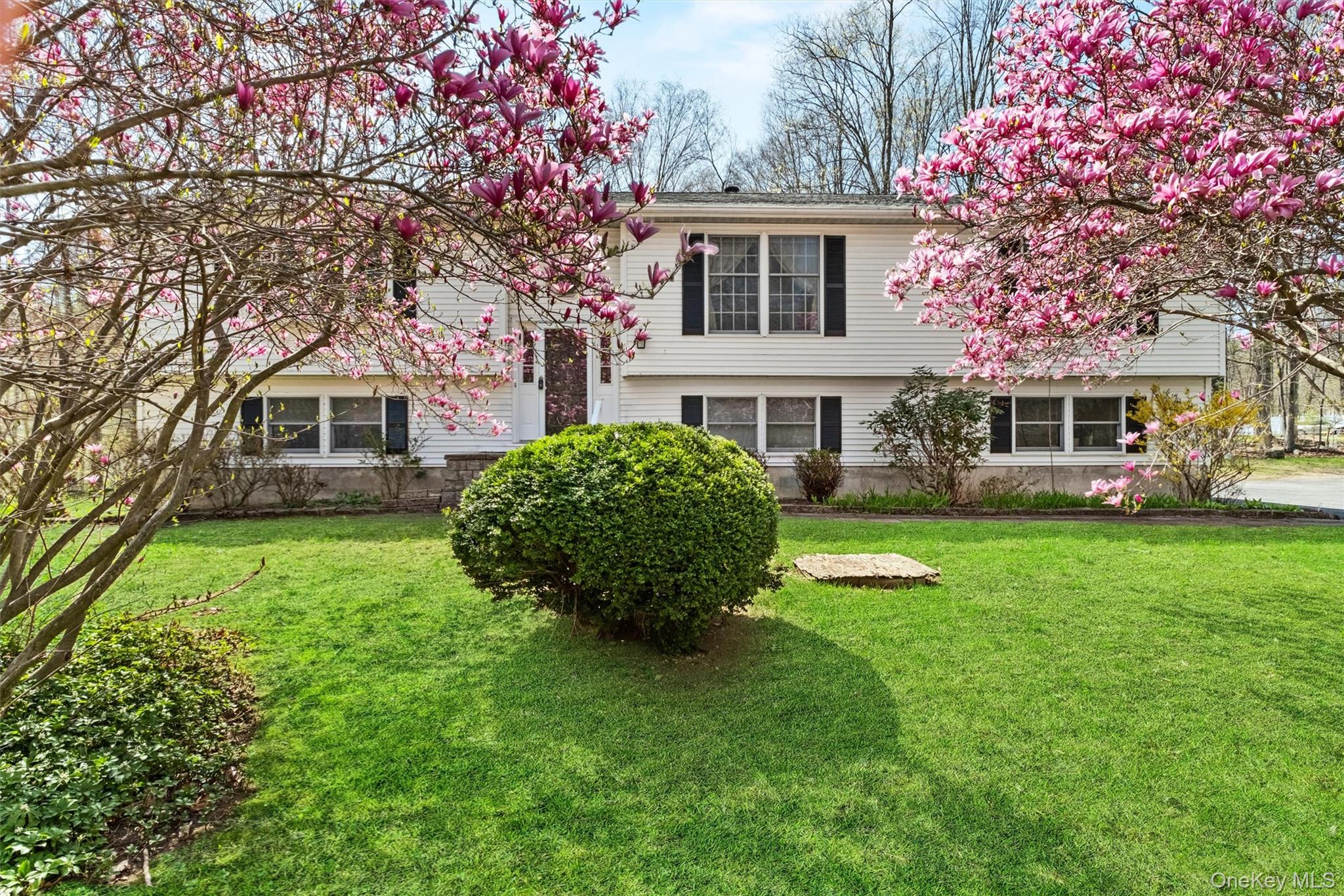 59 Glenacom Road, Mahopac, NY 10541