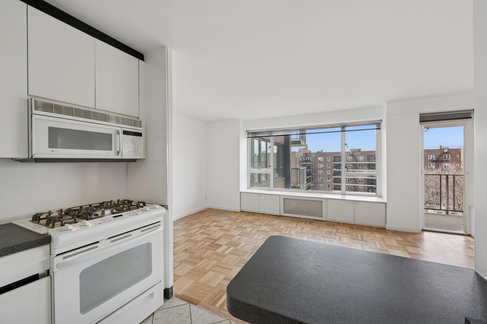 166-25 Powells Cove Boulevard # 7E, Beechhurst, NY 11357